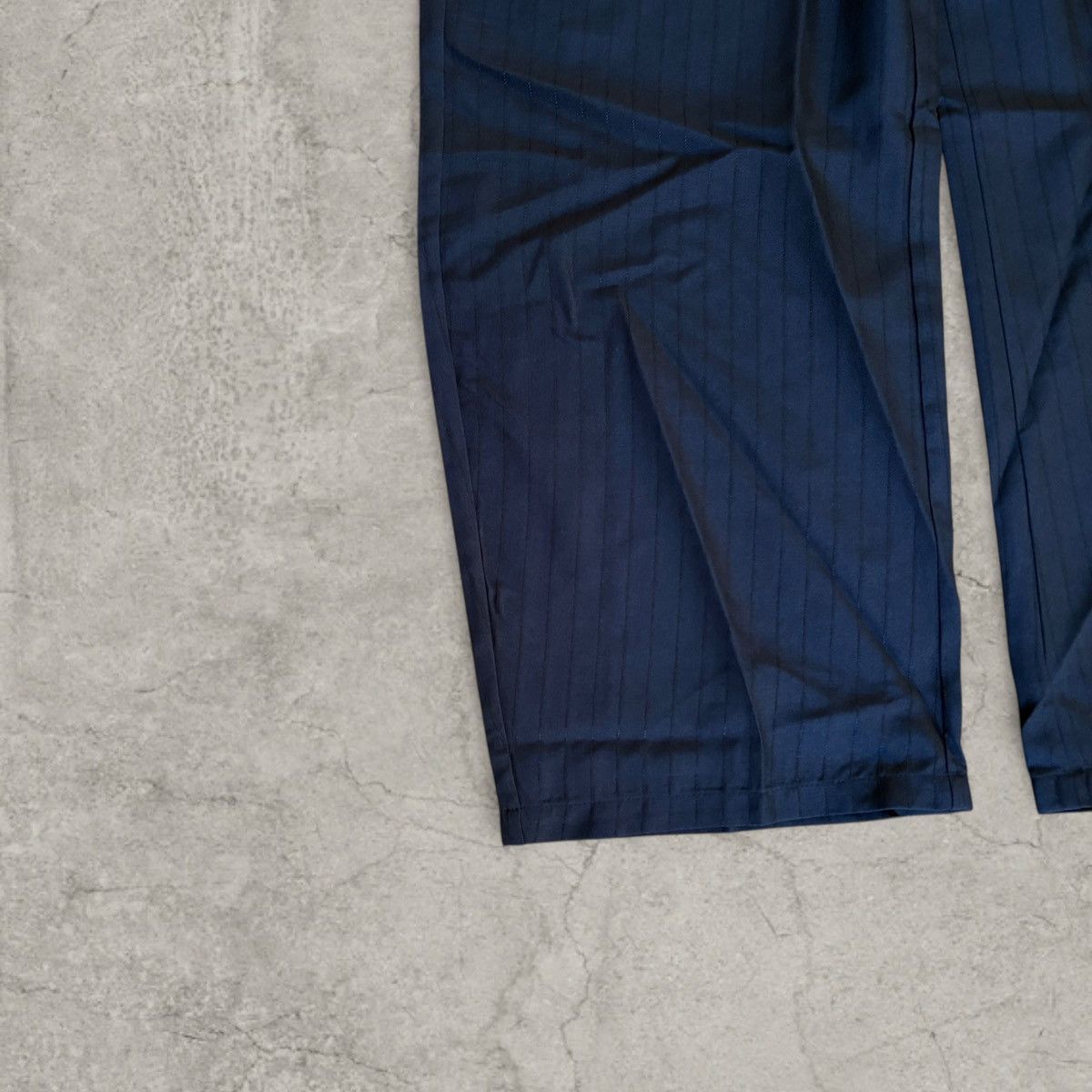 Japanese Brand Wide leg Japanese style trousers, black pinstripe. Size L Size US 34 / EU 50 - 2 Thumbnail