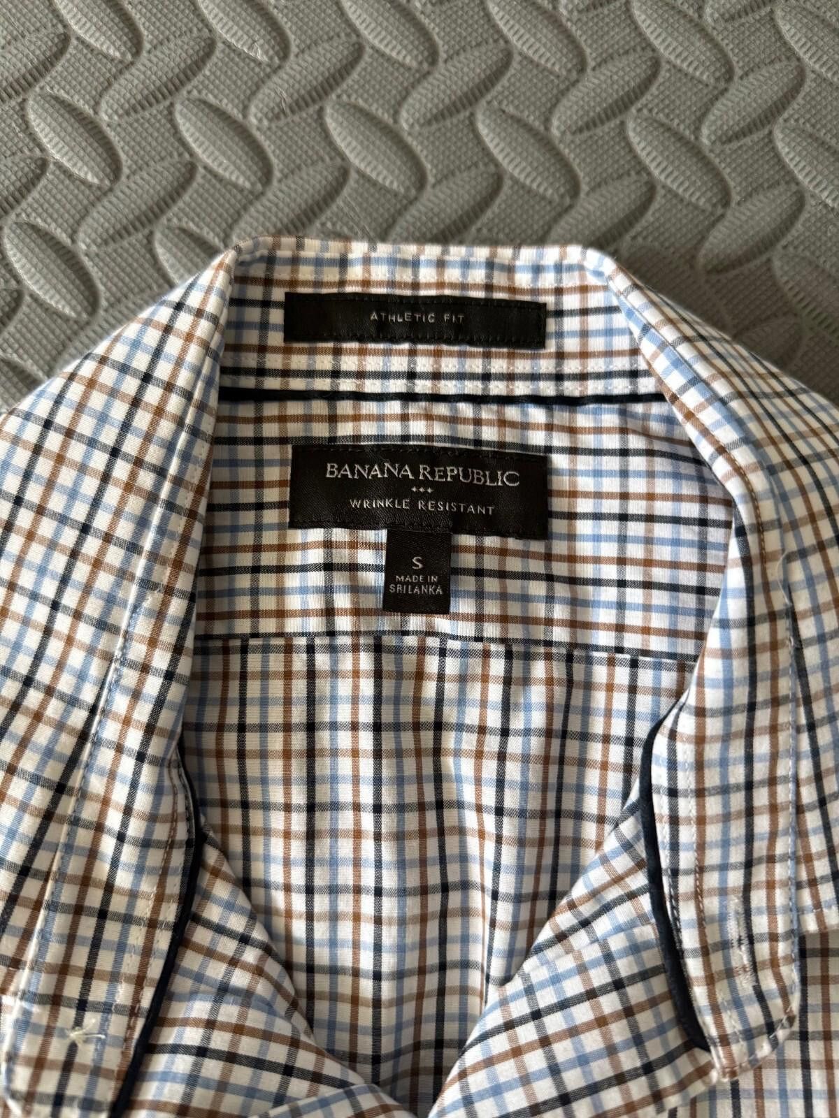 Banana Republic Banana Republic Mens Athletic Wrinkle Resistant Button-Up, S Size US S / EU 44-46 / 1 - 3 Thumbnail