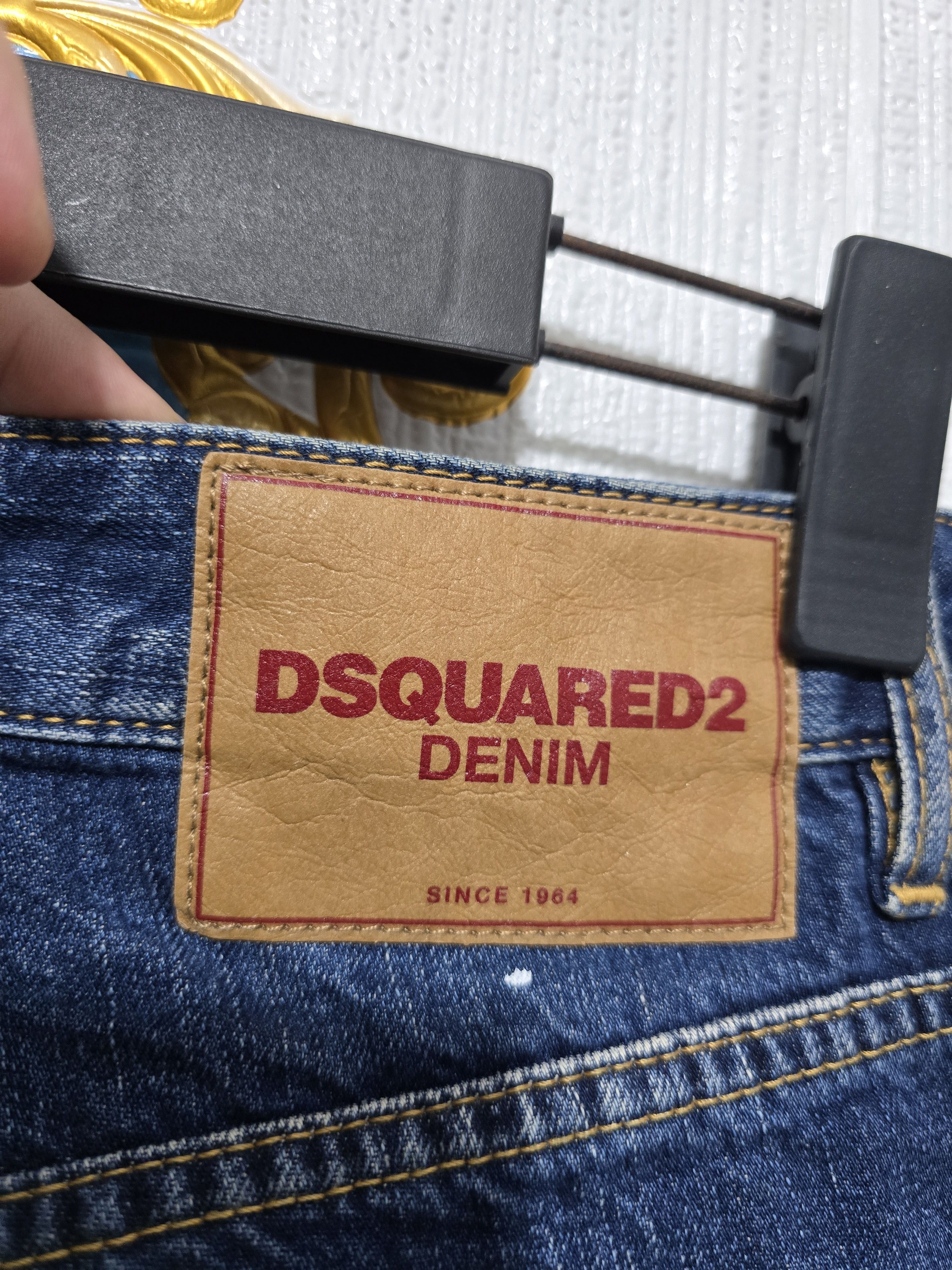 Dsquared2 Dsquared2 distressed jeans featuring a blue paint splatter Size 27" / US 4 / IT 40 - 5 Thumbnail