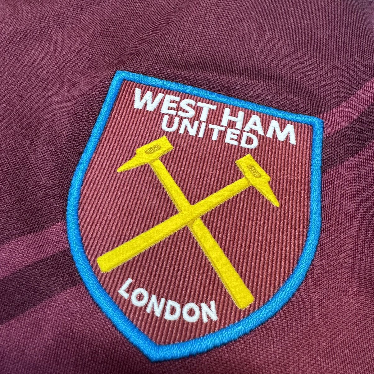 Umbro West Ham 17/18 home shirt #17 Chicharito Size US S / EU 44-46 / 1 - 6 Thumbnail