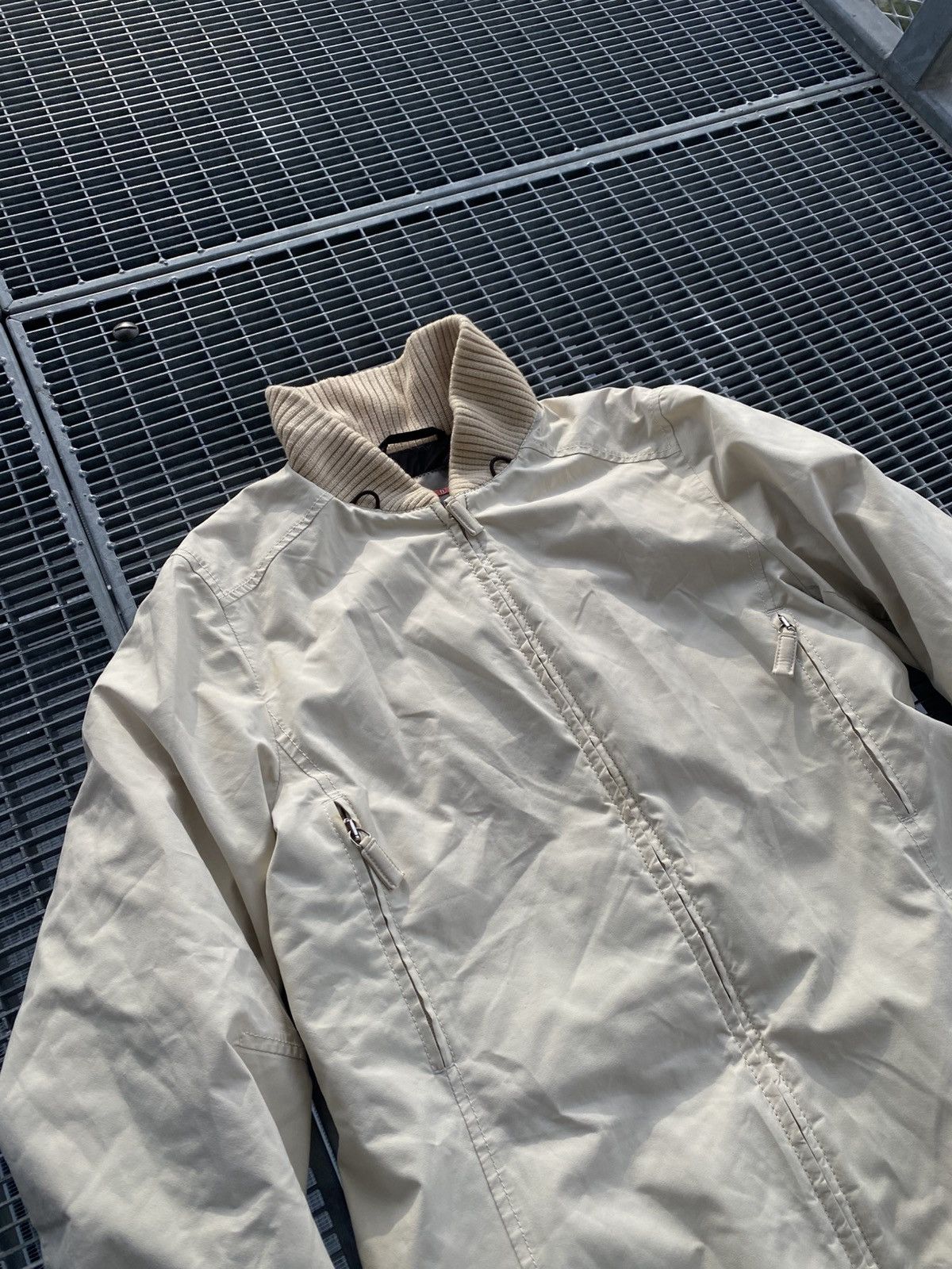Prada Vintage Prada Nylon Red Tab Waterproof Jacket Size M / US 6-8 / IT 42-44 - 4 Thumbnail