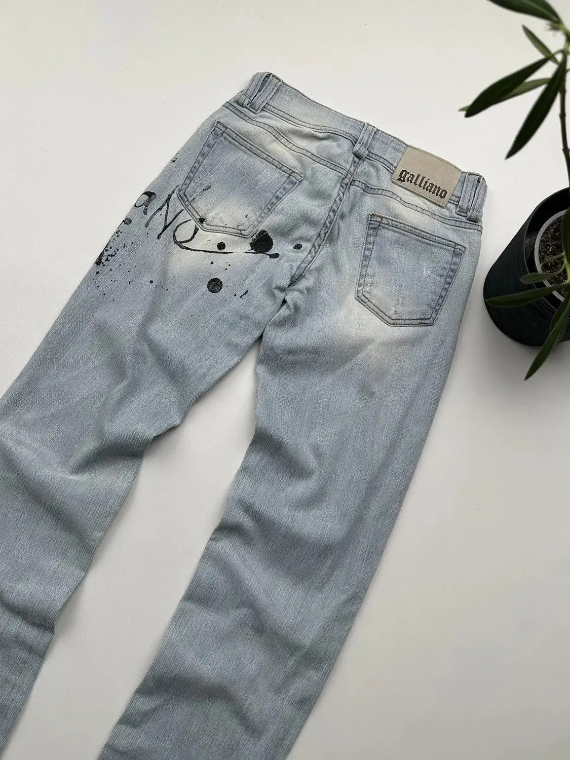 John Galliano Galliano Printed Faded Jeans (249) Size 26" / US 2 / IT 38 - 10 Thumbnail