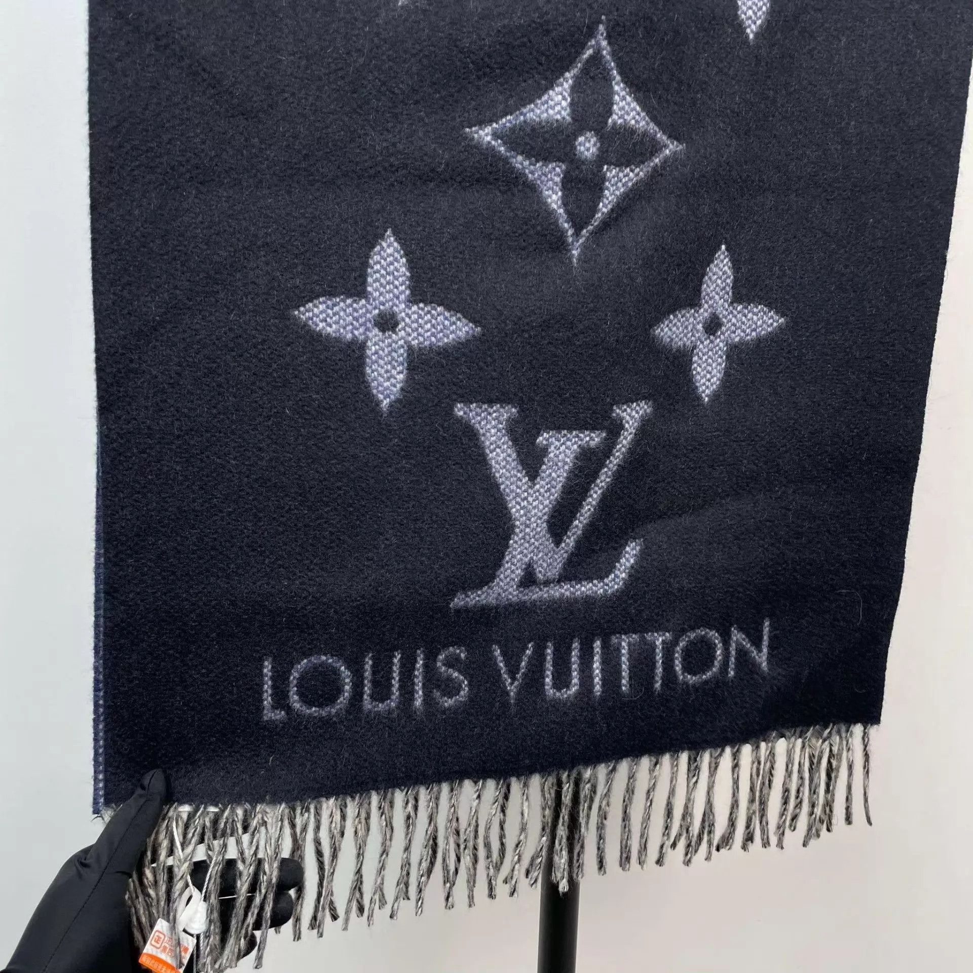 Louis Vuitton LV blue scarf Size ONE SIZE - 8 Thumbnail