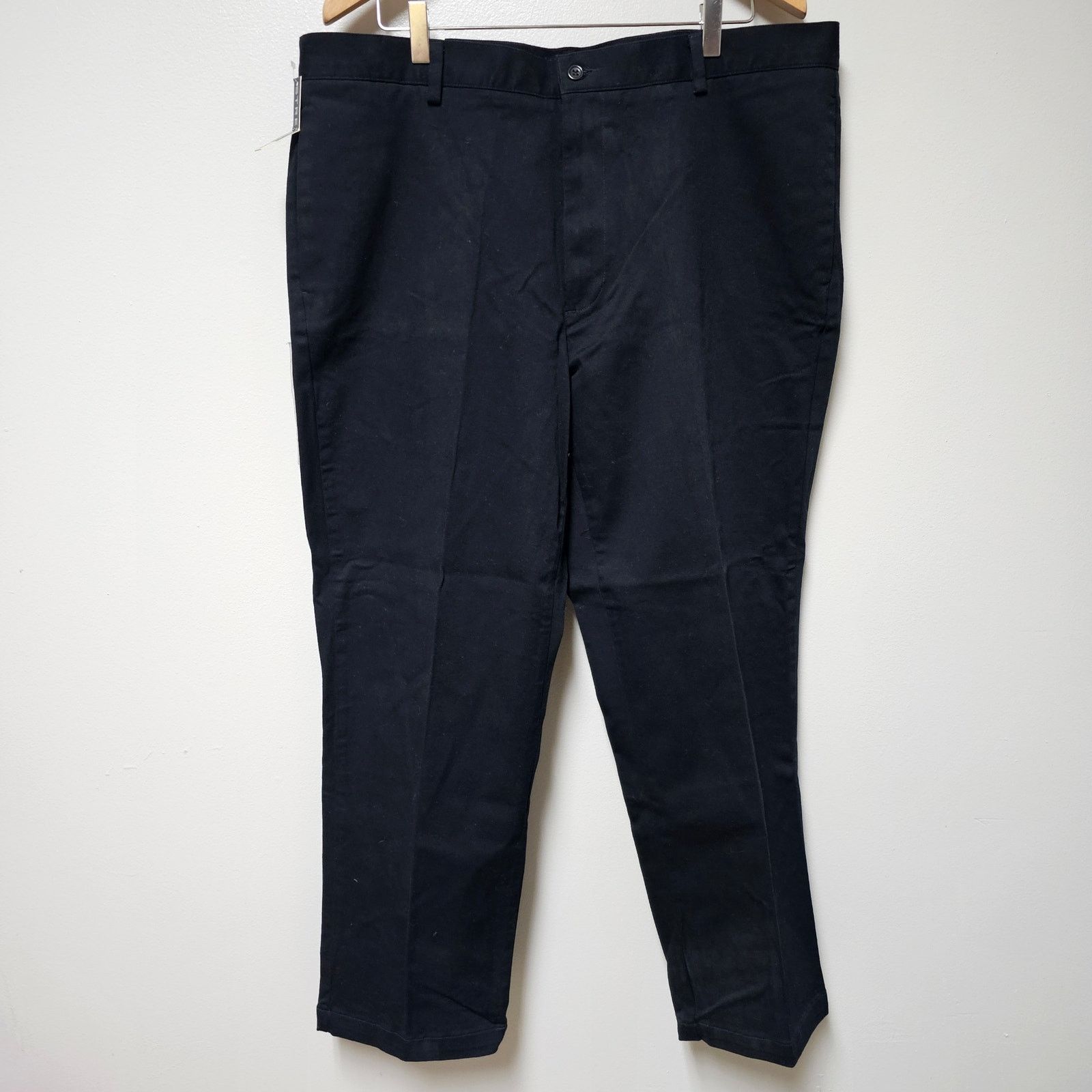 Dockers NWT Dockers Khakis Stretch Twill Flat Front No Wrinkle 40/30 Size US 40 / EU 56 - 1 Thumbnail