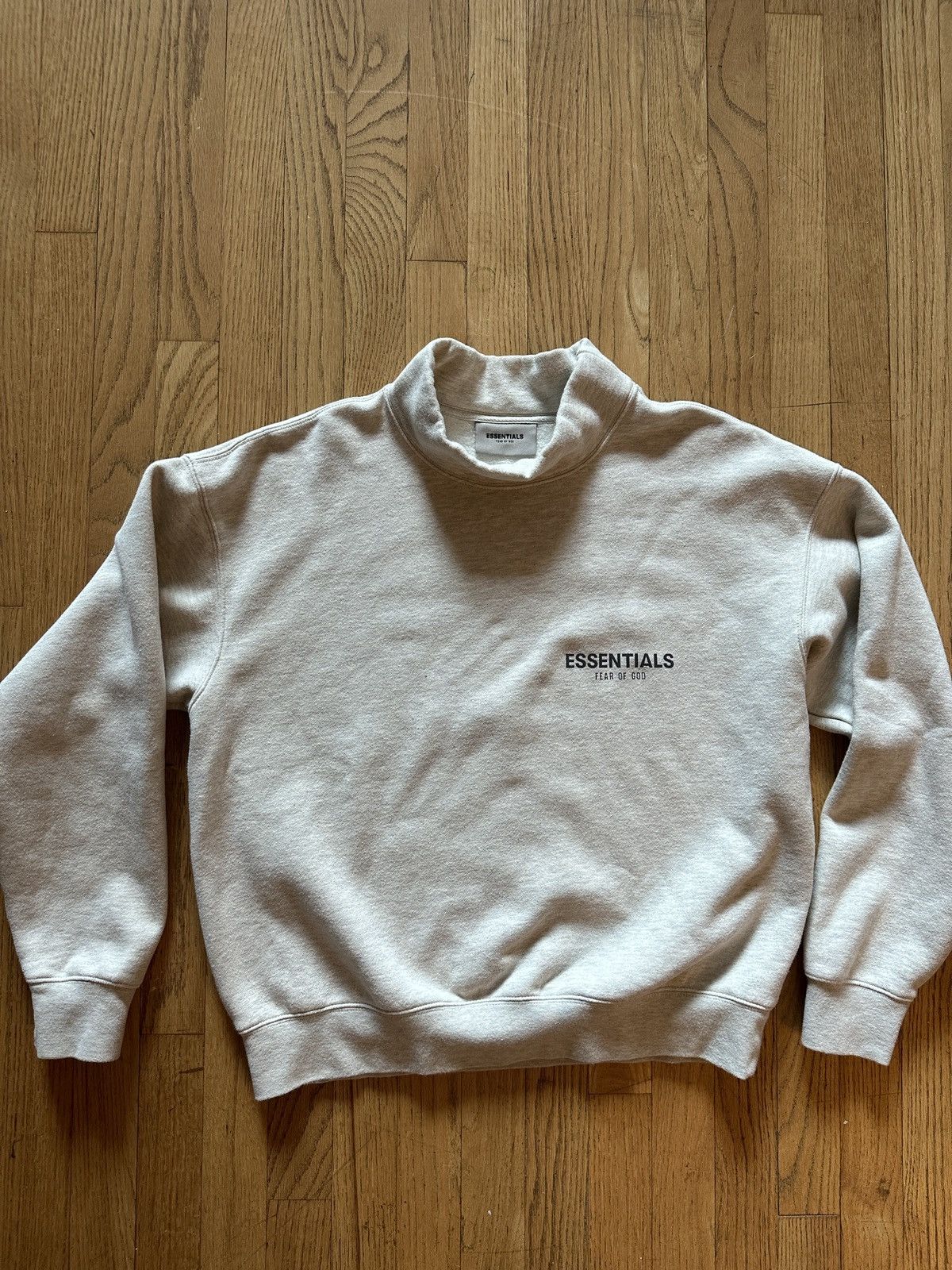 Fear of God Fear of God Essentials Mockneck ‘Light Oatmeal’ Size US XS / EU 42 / 0 - 1 Thumbnail