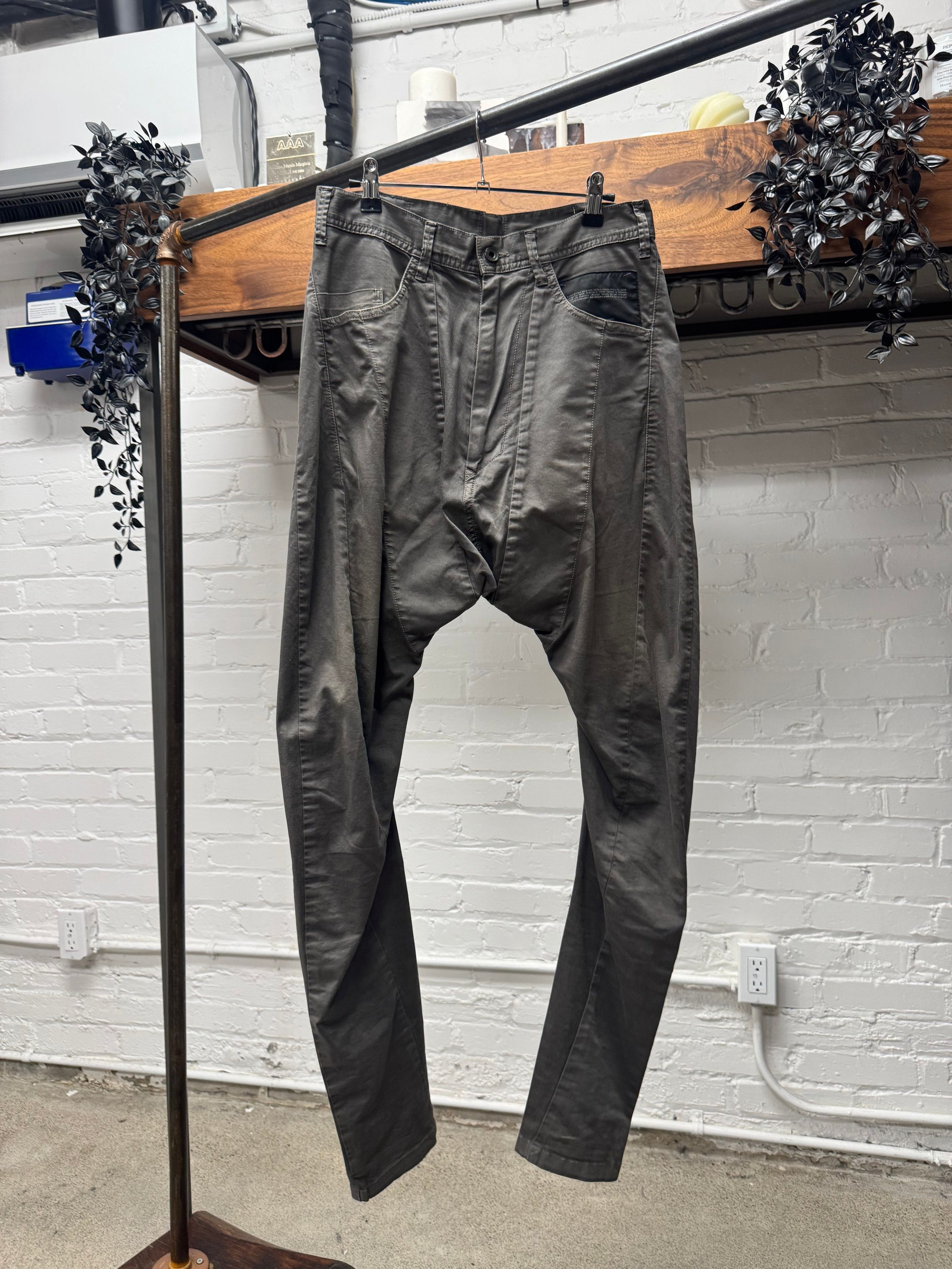 Julius SS2016 Julius 5oz J-Cut Darted Grey Slim Cut Pants Size US 31 - 1 Thumbnail