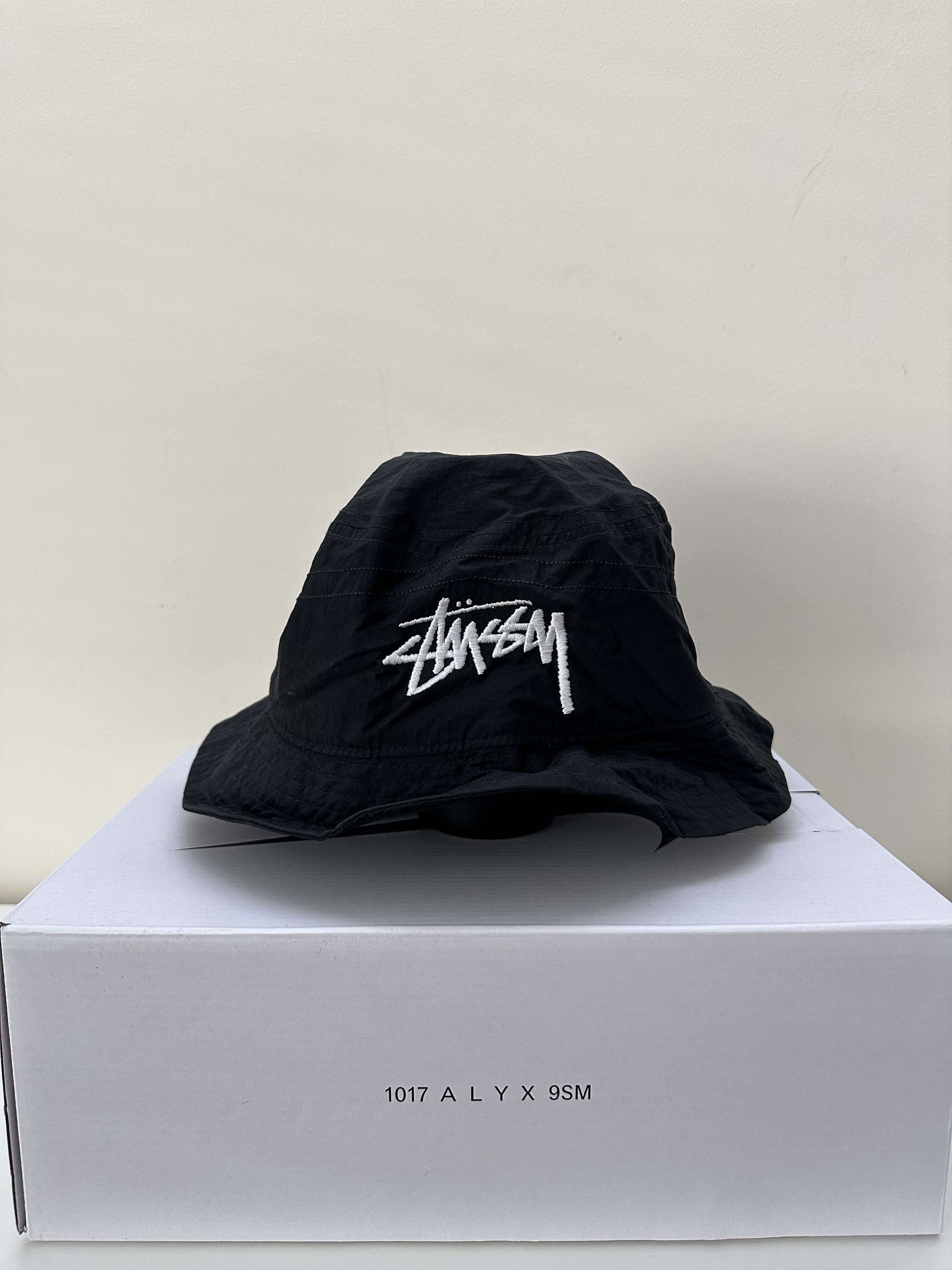 Nike x Stussy NRG Bucket Hat BlackNike x Stussy NRG Bucket Hat Black - OFour