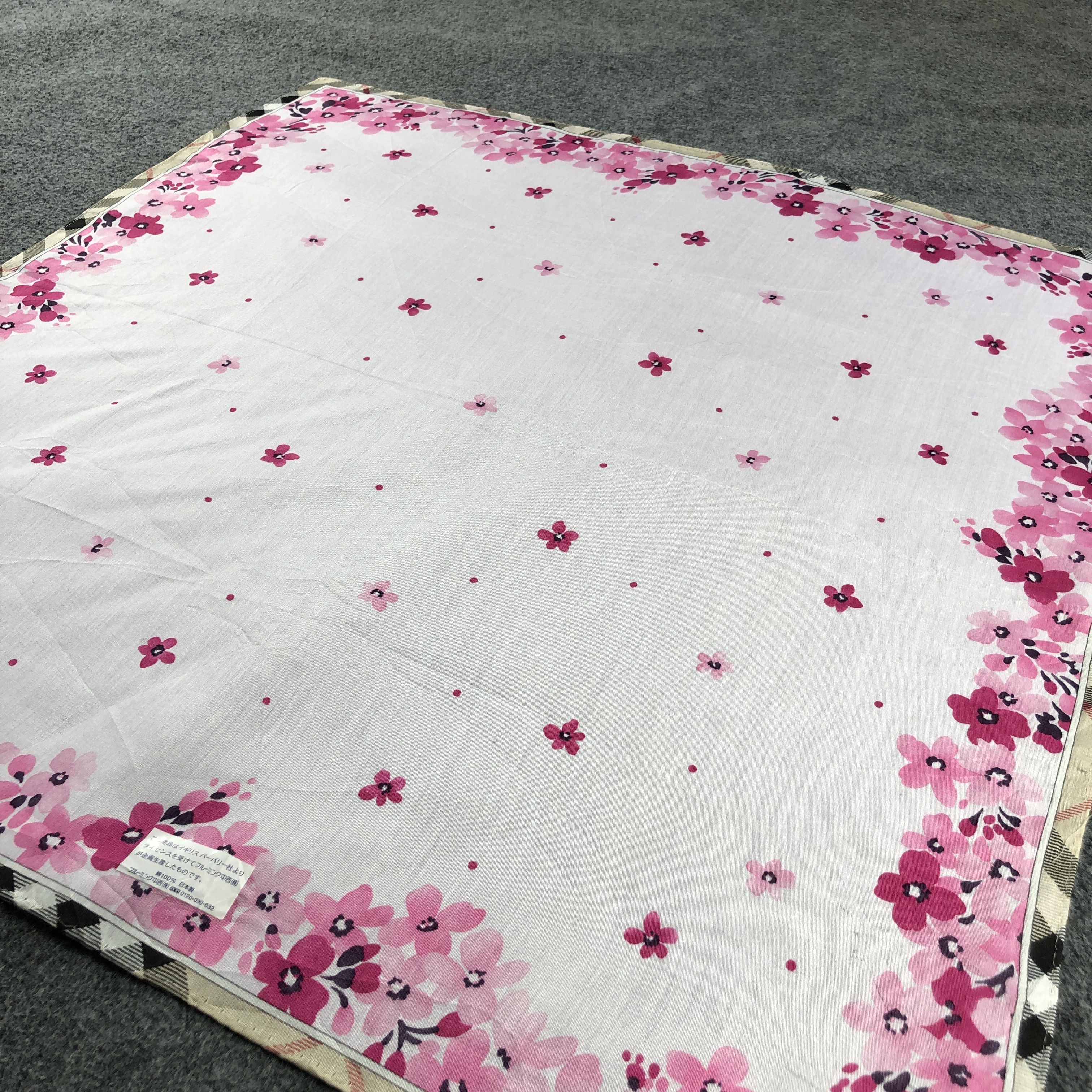 Burberry Burberry Floral Handkerchief Neckerchief Bandana H2715 Size ONE SIZE - 3 Thumbnail