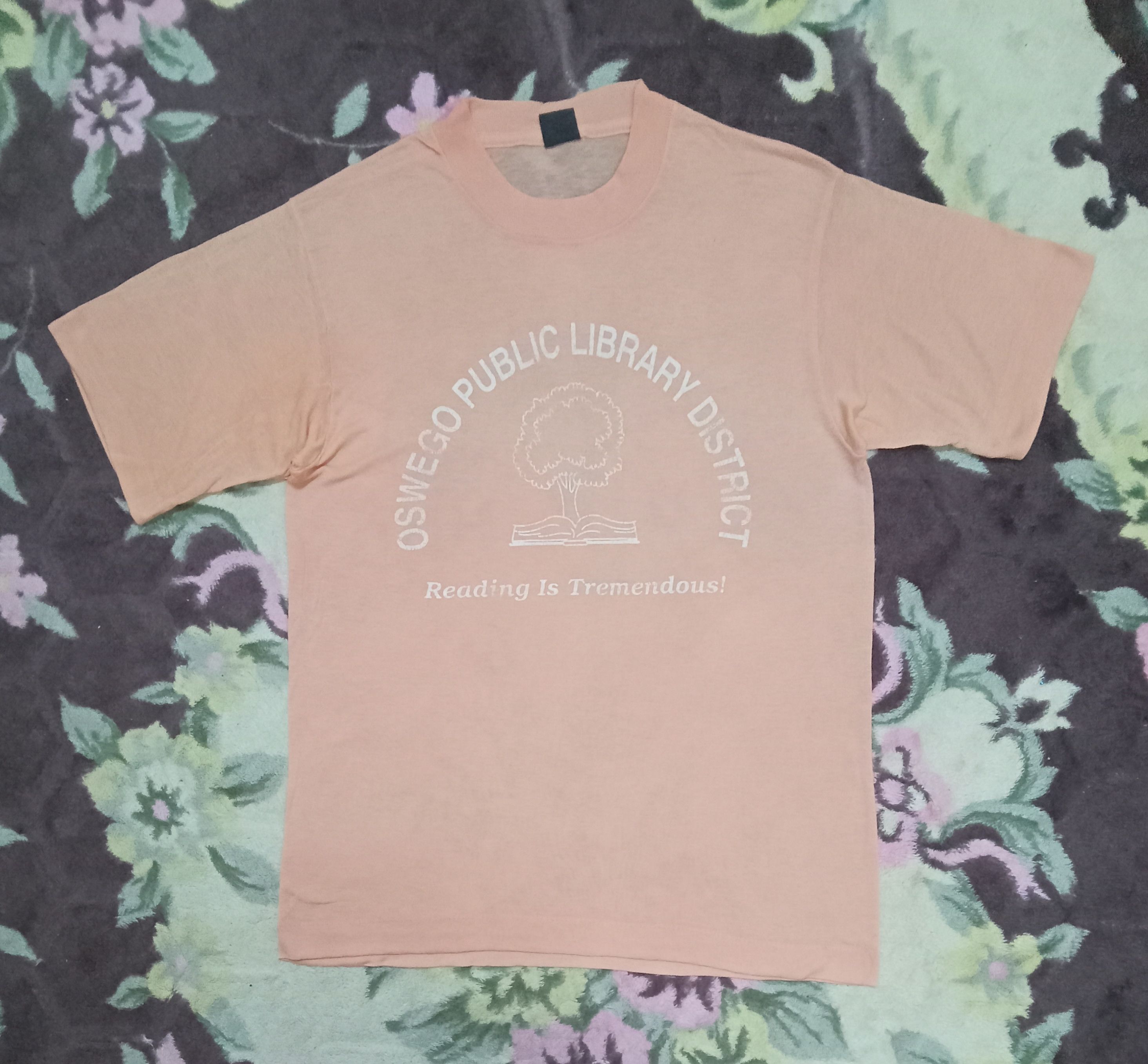 Vintage Vintage Oswego Public Library District Paper Thin T Shirt Size US M / EU 48-50 / 2 - 5 Thumbnail