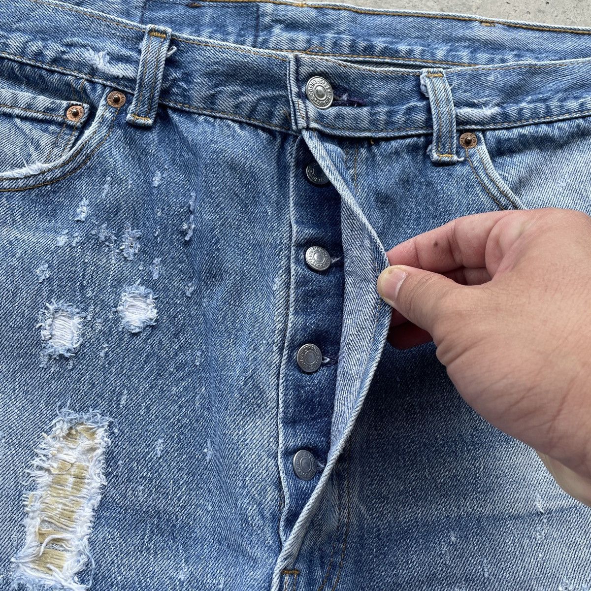 Levi's Vintage Clothing 90s Vintage Levi’s 501 USA THRASHED Sick Denim Jeans Pants Size US 37 - 7 Thumbnail