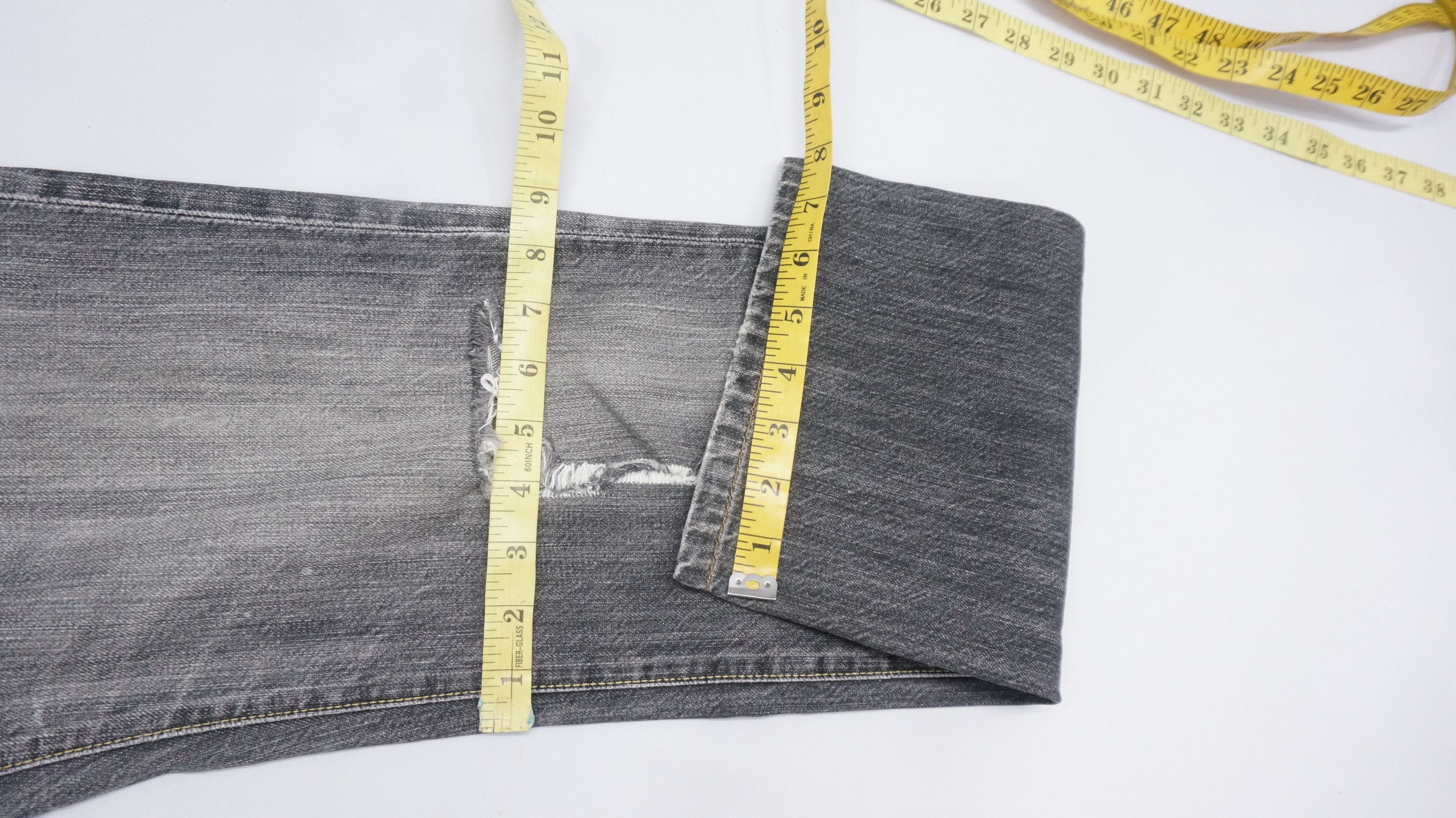 Undercover × Uniqlo Uniqlo Jeans UJ S002 Ash Grey Distressed Jeans W32 Size US 32 / EU 48 - 12 Thumbnail