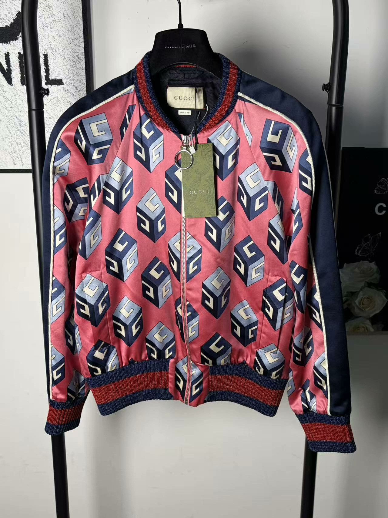 Gucci Gucci White Light Jacket xl Men Size US XL / EU 56 / 4 - 1 Thumbnail