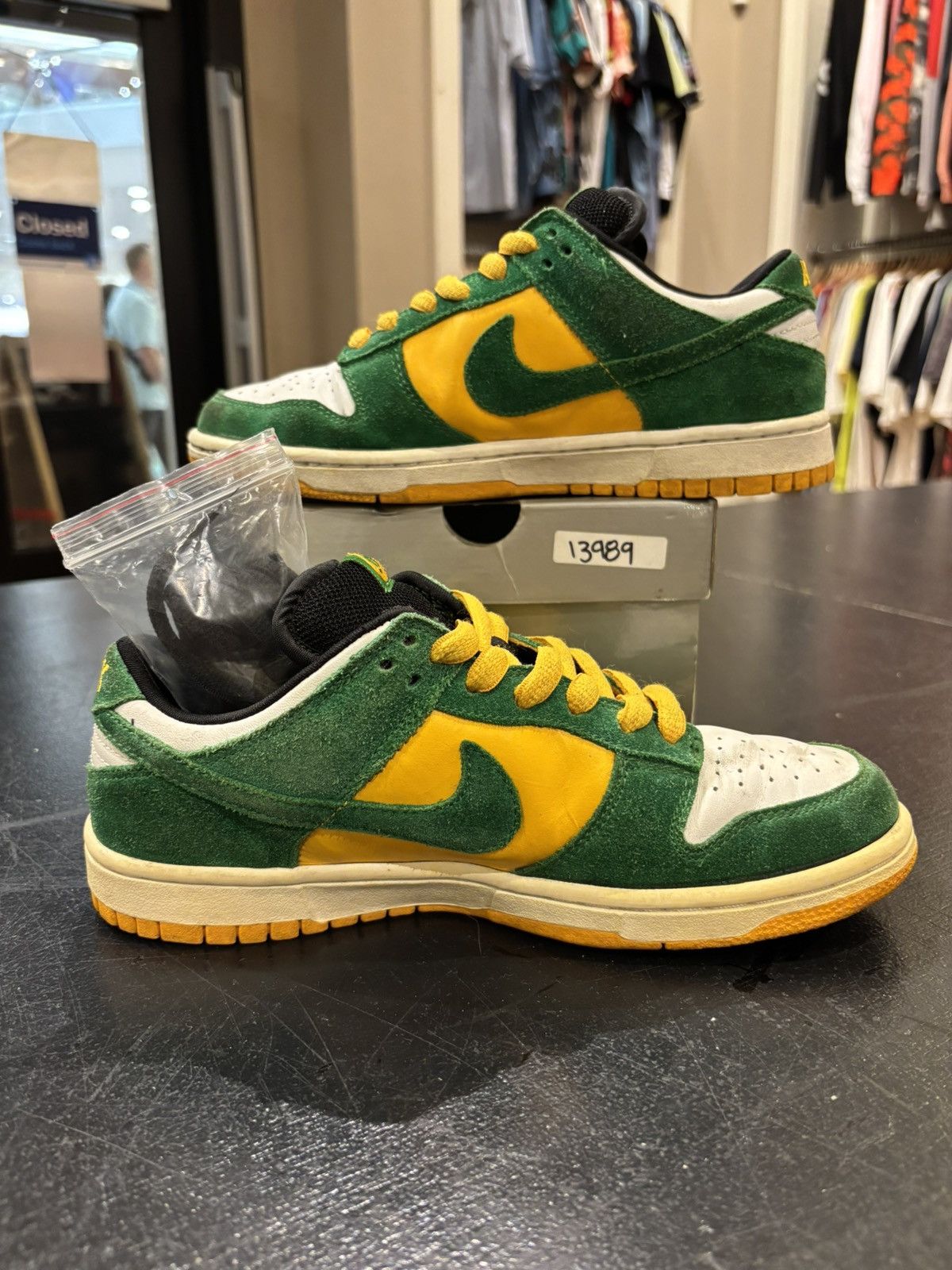 Nike Nike SB Dunk Low ‘Bucks’ Size US 6.5 / EU 39-40 - 4 Thumbnail