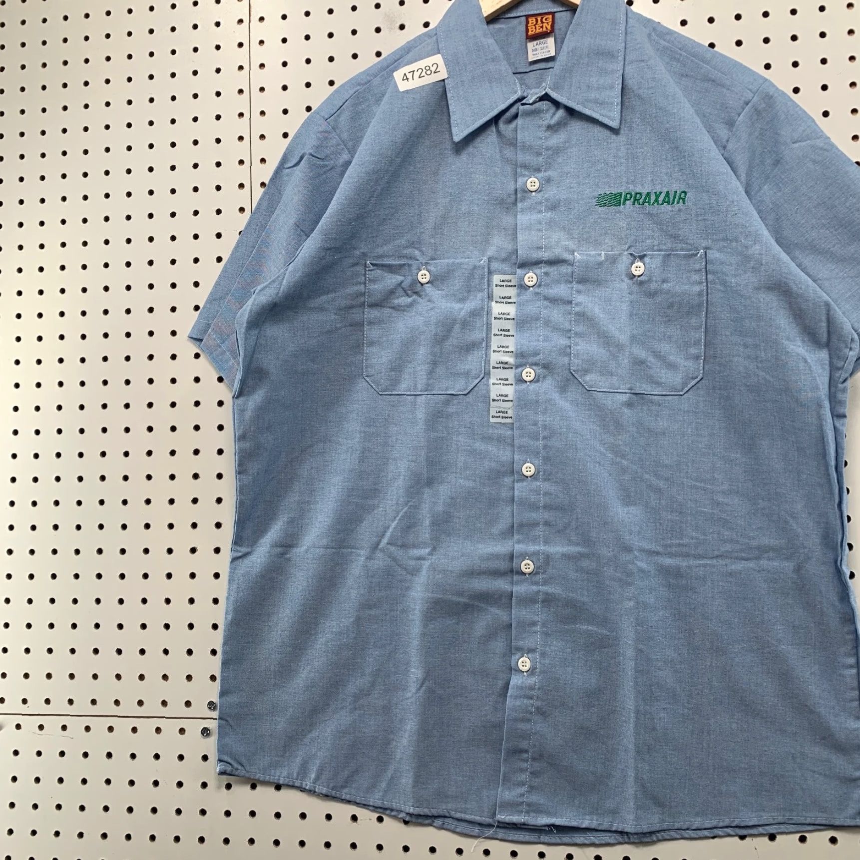Vintage VINTAGE Big Ben Button Shirt Mens L Blue Chambray Short Sleeve USA Shirt Mens L Blue Chambray Short Sleeve USA Size US L / EU 52-54 / 3 - 5 Thumbnail