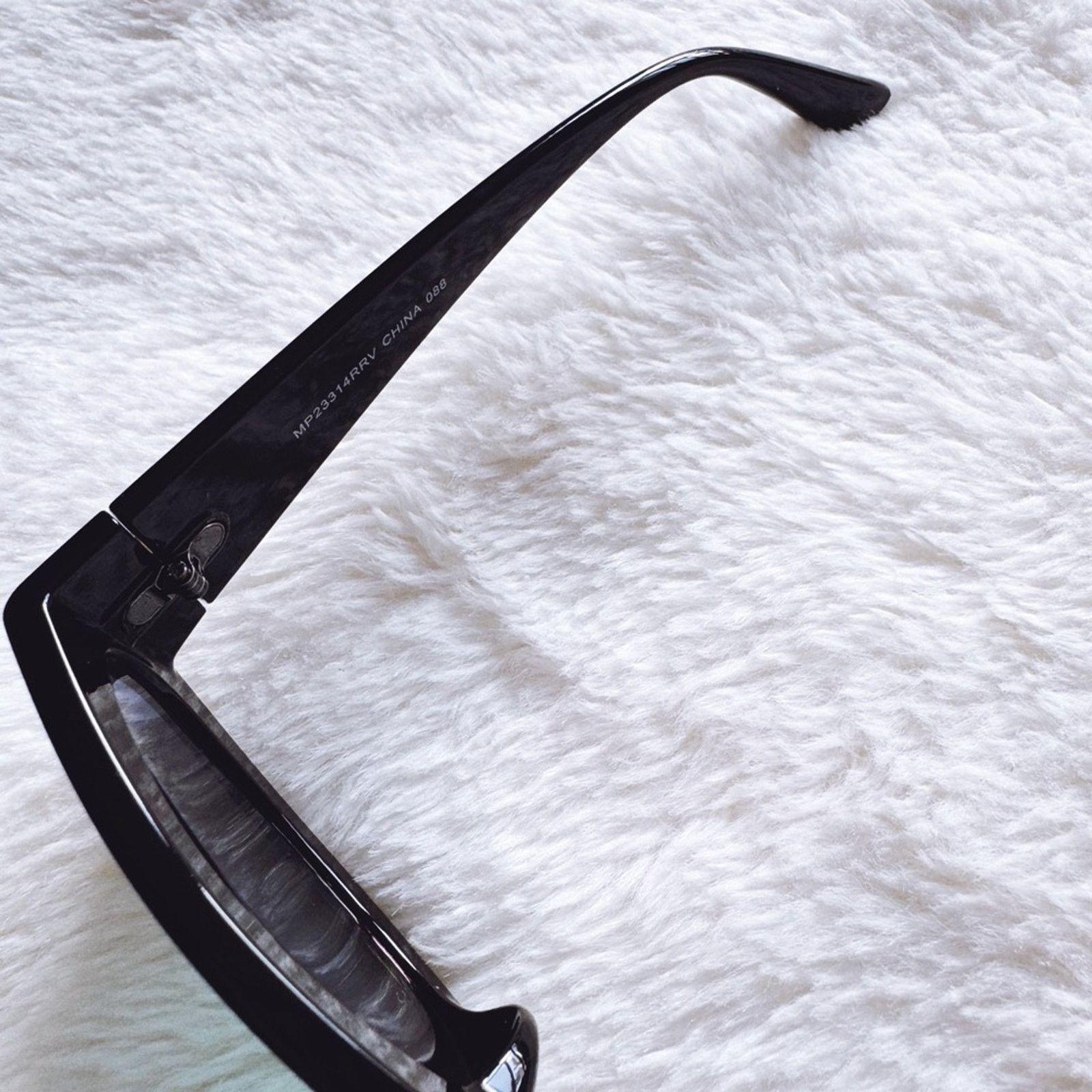 Other Francis Mirrored Red with Black Rim Sunglasses Size ONE SIZE - 8 Thumbnail