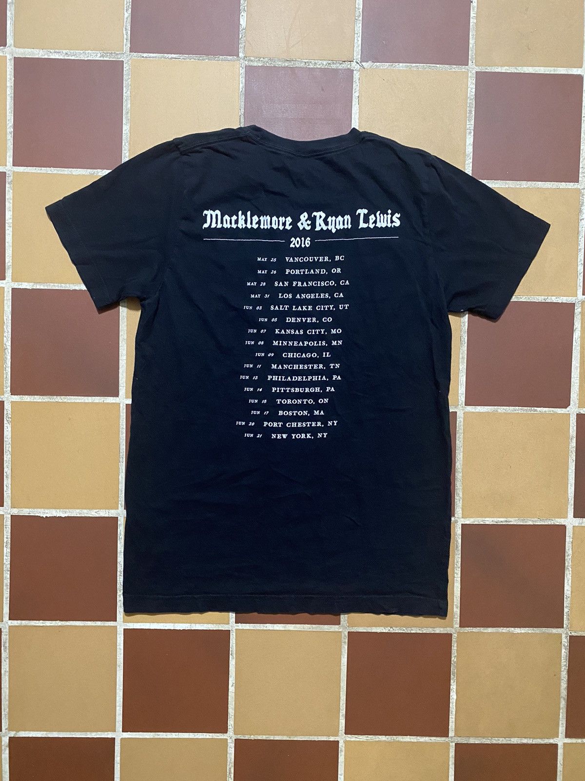 Band Tees × Vintage Macklemore and Ryan Lewis 2016 tour shirt Size US M / EU 48-50 / 2 - 3 Thumbnail