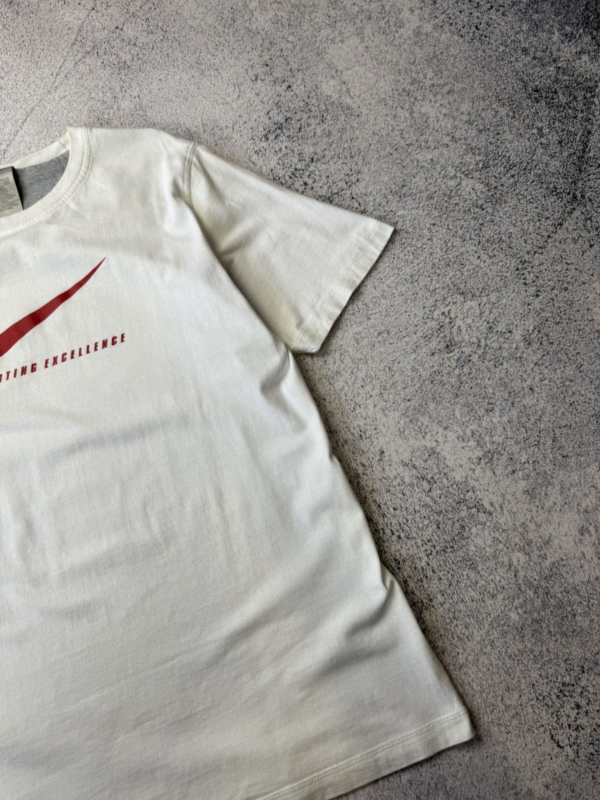 Nike Nike Vintage 90s Faded Big Swoosh Center Logo Tee Shirt Size US M / EU 48-50 / 2 - 7 Thumbnail