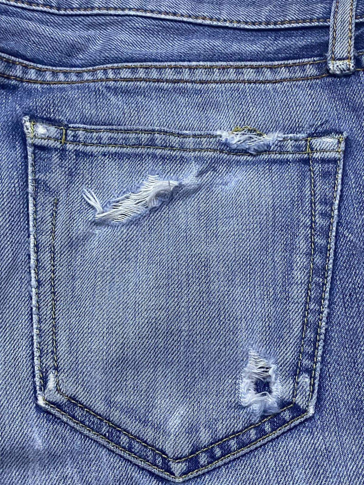 Uniqlo All Made In Japan Uniqlo Distressed ButtonFly Straight Jeans Size US 31 - 12 Thumbnail