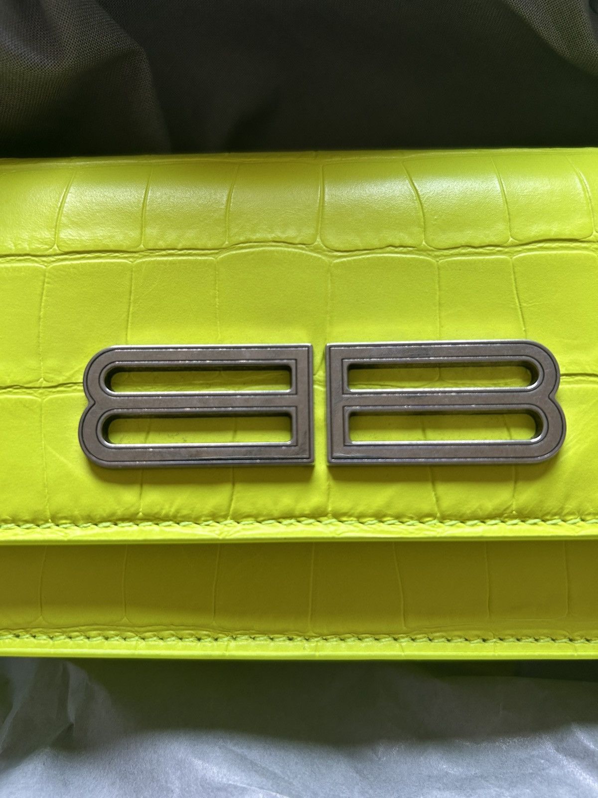 Balenciaga Balenciaga Gossip Wallet Bag Lime Green 100% Authentic Size ONE SIZE - 7 Thumbnail