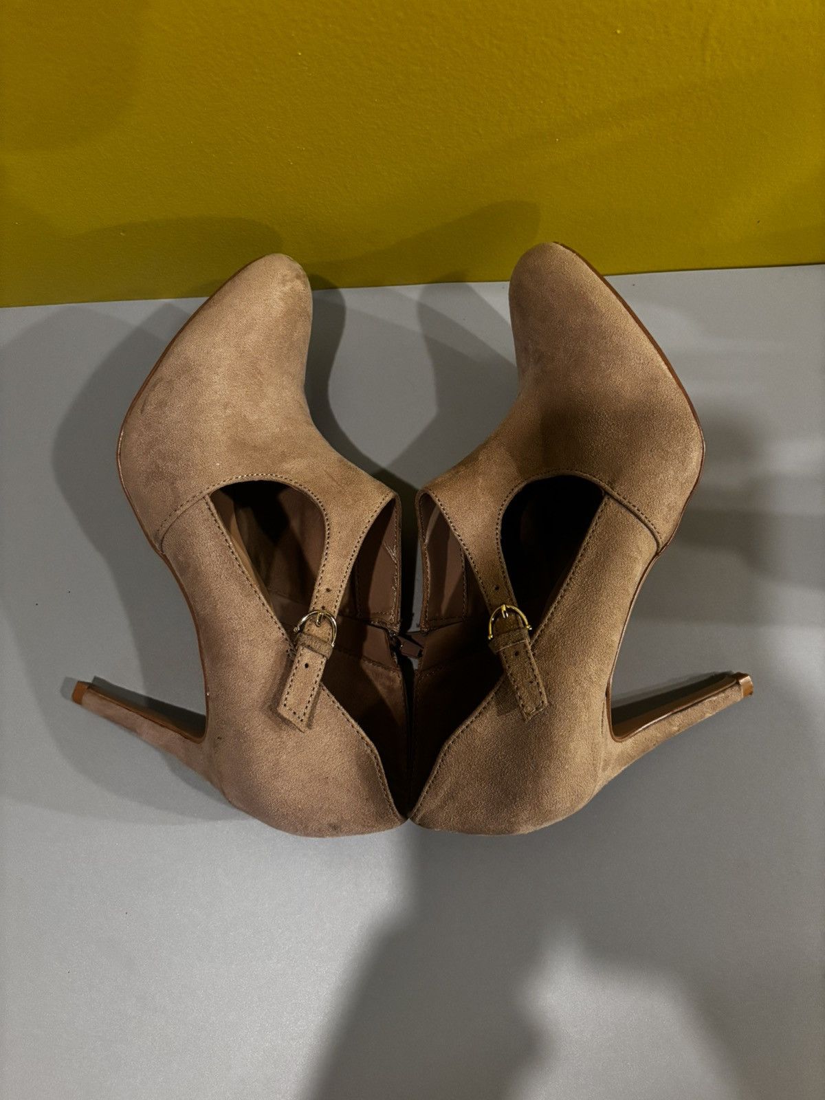 Other Beige suede 4” heels2705 Size US 7.5 / IT 37.5 - 6 Thumbnail