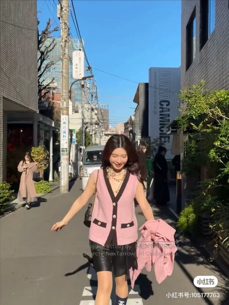Chanel Chanel 24K pink and black colour-blocked wool knitted vest Size XXS / US 00 / IT 34 - 8 Thumbnail