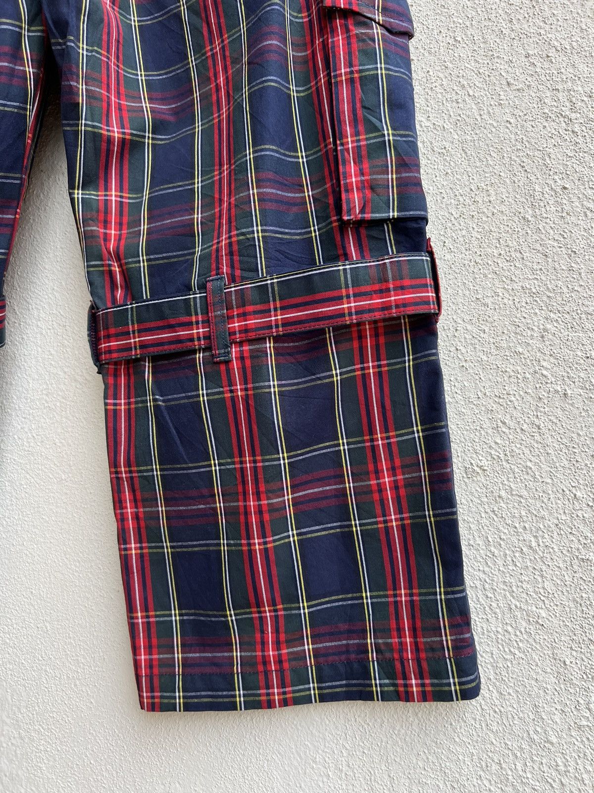 Vintage Vintage 2000s Boys Batsu Tartan Bondage 3 Quarter Pant Size US 29 - 17 Thumbnail