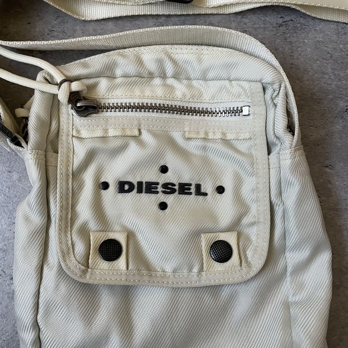 Diesel × Vintage Vintage Begie Diesel Shoulder/Crossbody Bag Size ONE SIZE - 2 Thumbnail