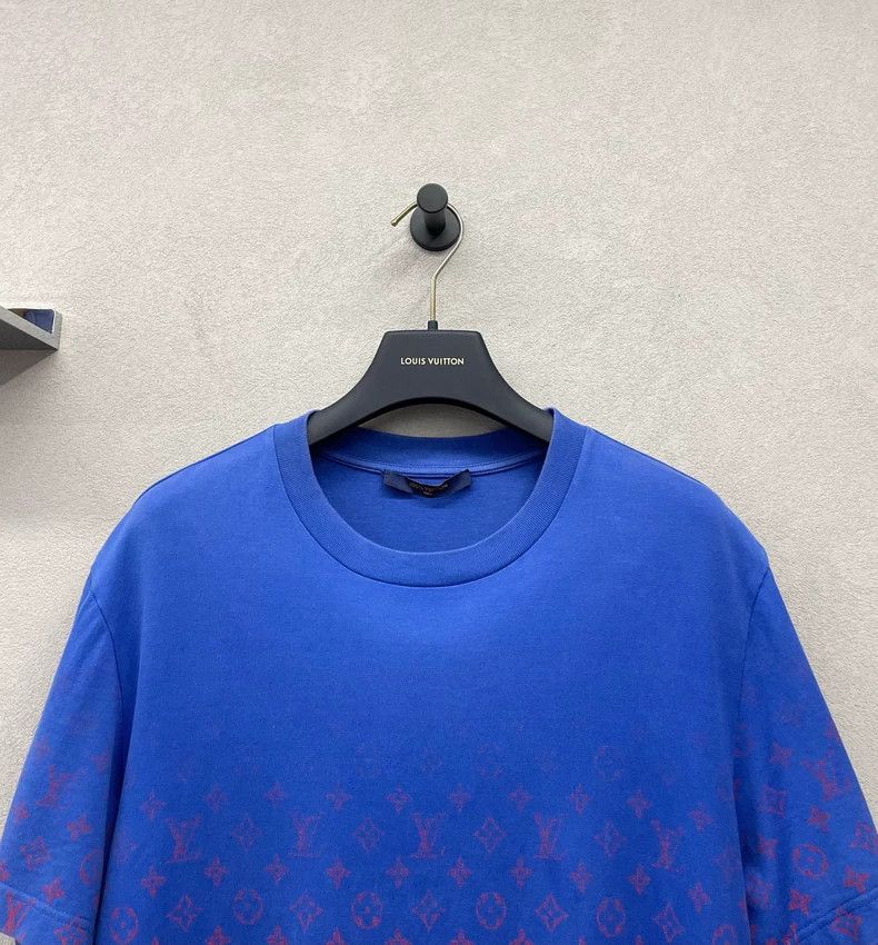 Louis Vuitton Louis Vuitton Blue gradient short sleeve Size US M / EU 48-50 / 2 - 4 Thumbnail