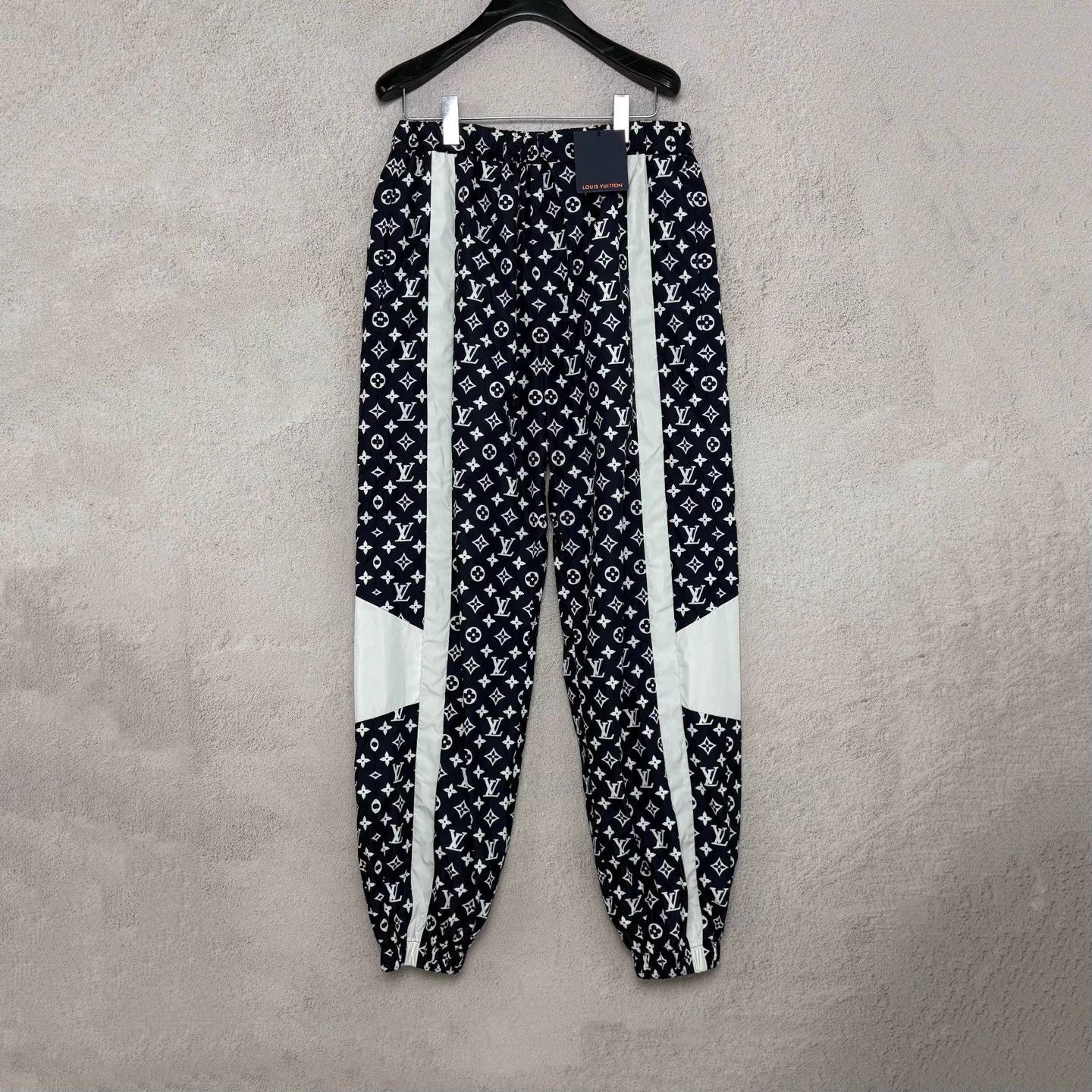Louis Vuitton LV Monogram allover cuffed sweatpants size 50 Size US 34 / EU 50 - 1 Thumbnail