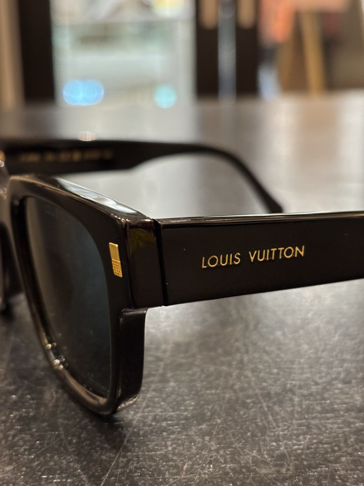 Louis Vuitton Louis Vuitton Escape Square Sunglasses Size ONE SIZE - 3 Thumbnail