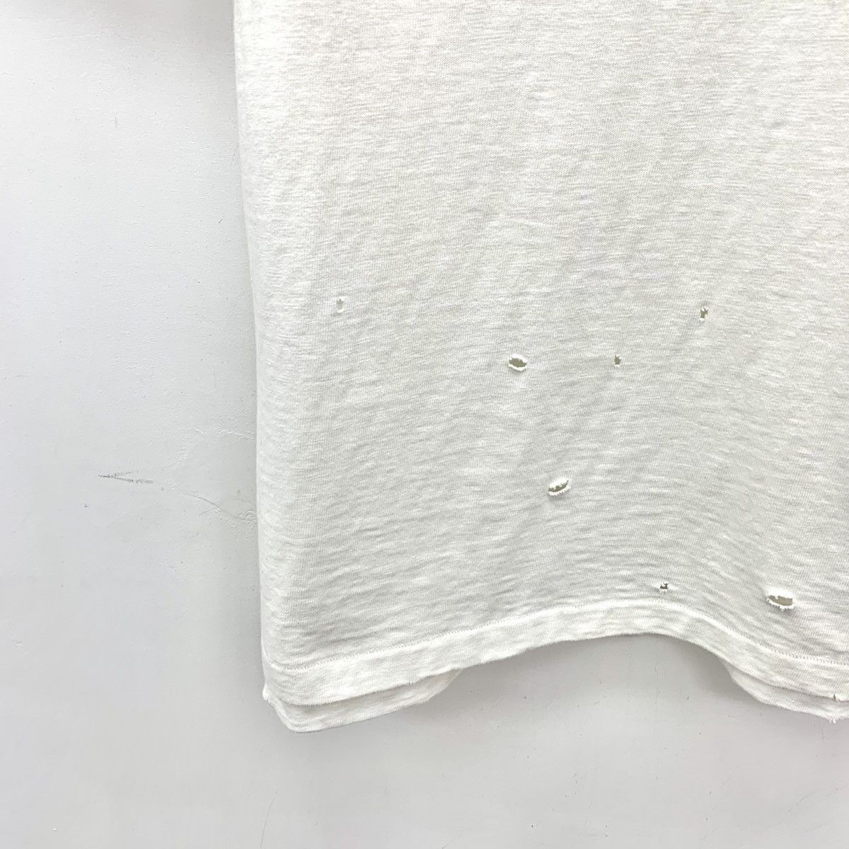 Dior White Distressed Short-Sleeve T-Shirt Size US M / EU 48-50 / 2 - 4 Thumbnail