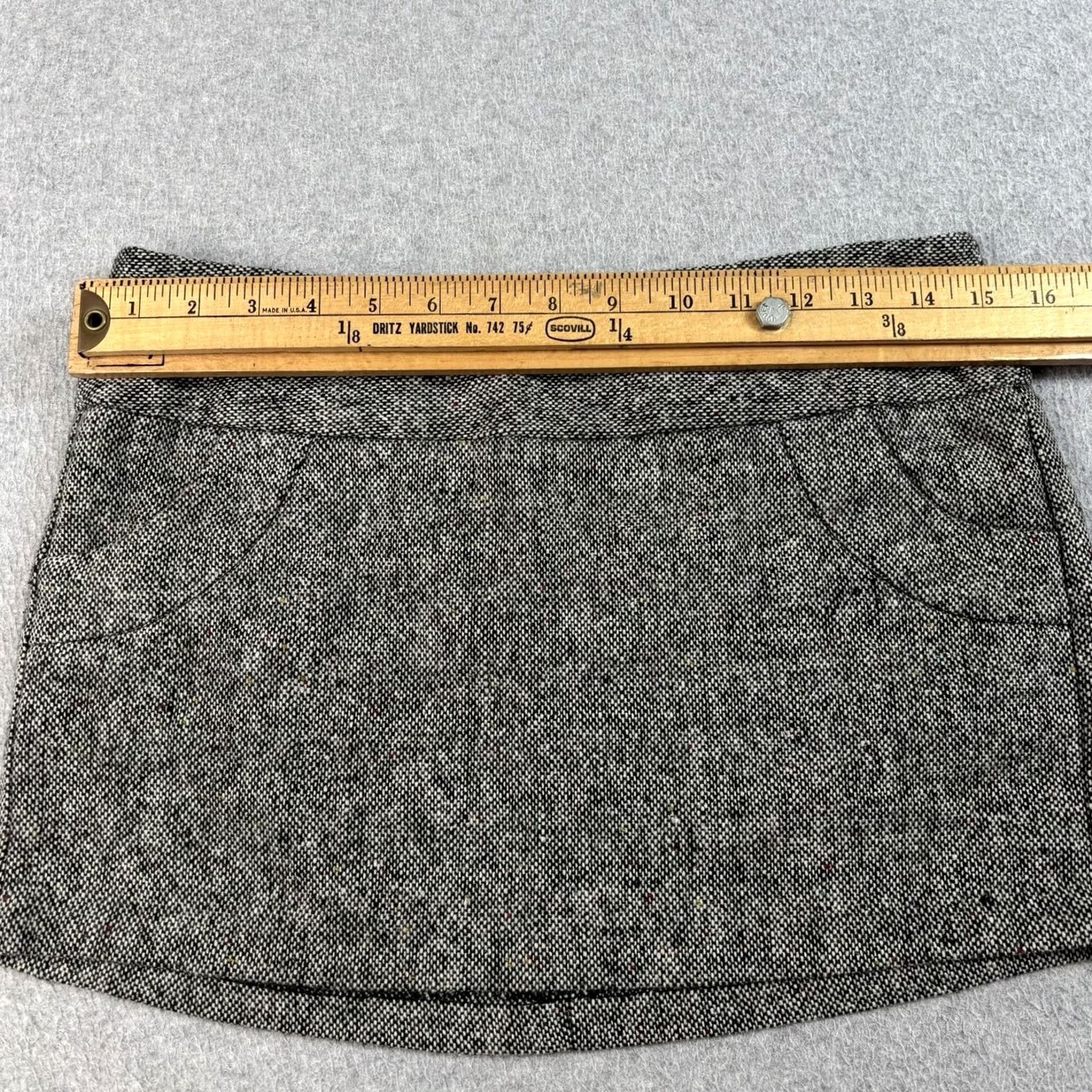 Vintage VINTAGE? No — Charlotte Russe Skirt Teens 3 Gray Tweed Wool Pockets Zipper Mini Casual Preppy 90s? (adjust as needed) Size 26" / US 2 / IT 38 - 6 Thumbnail