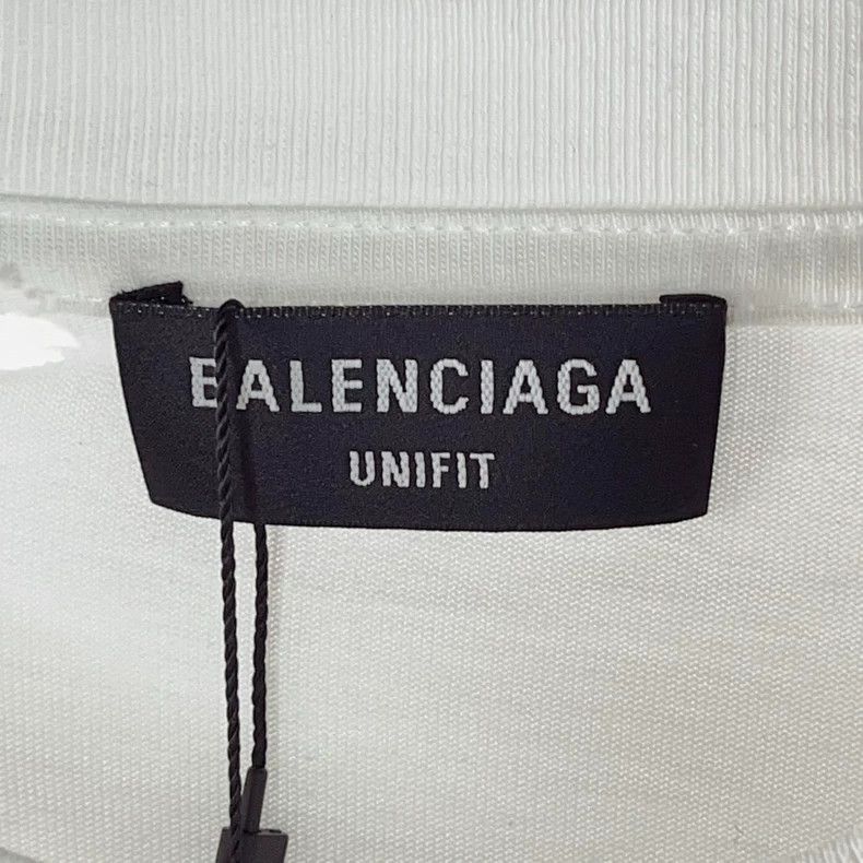Balenciaga Balenciaga Short-sleeved raglan T-shirt with holes and cra Size US L / EU 52-54 / 3 - 5 Thumbnail