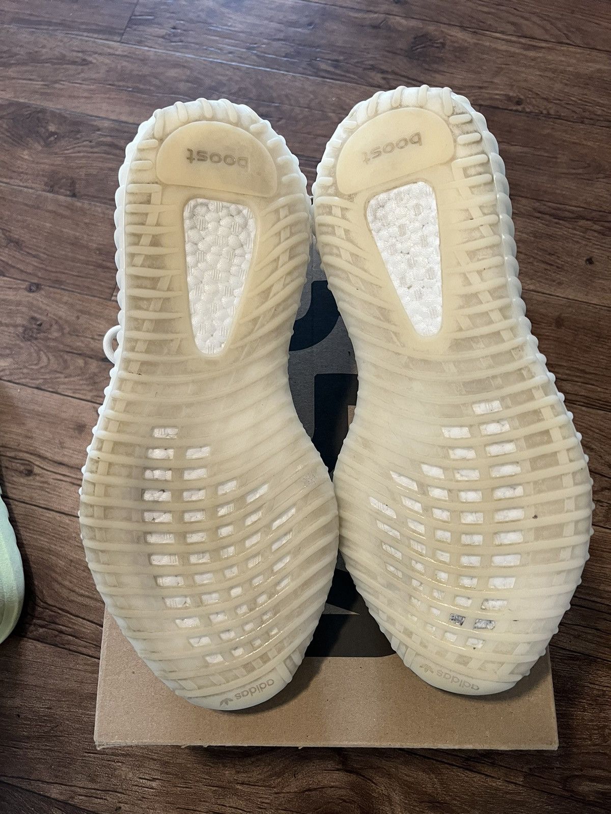 Yeezy Yeezy Boost 350 V2 Size US 12 / EU 45 - 17 Thumbnail