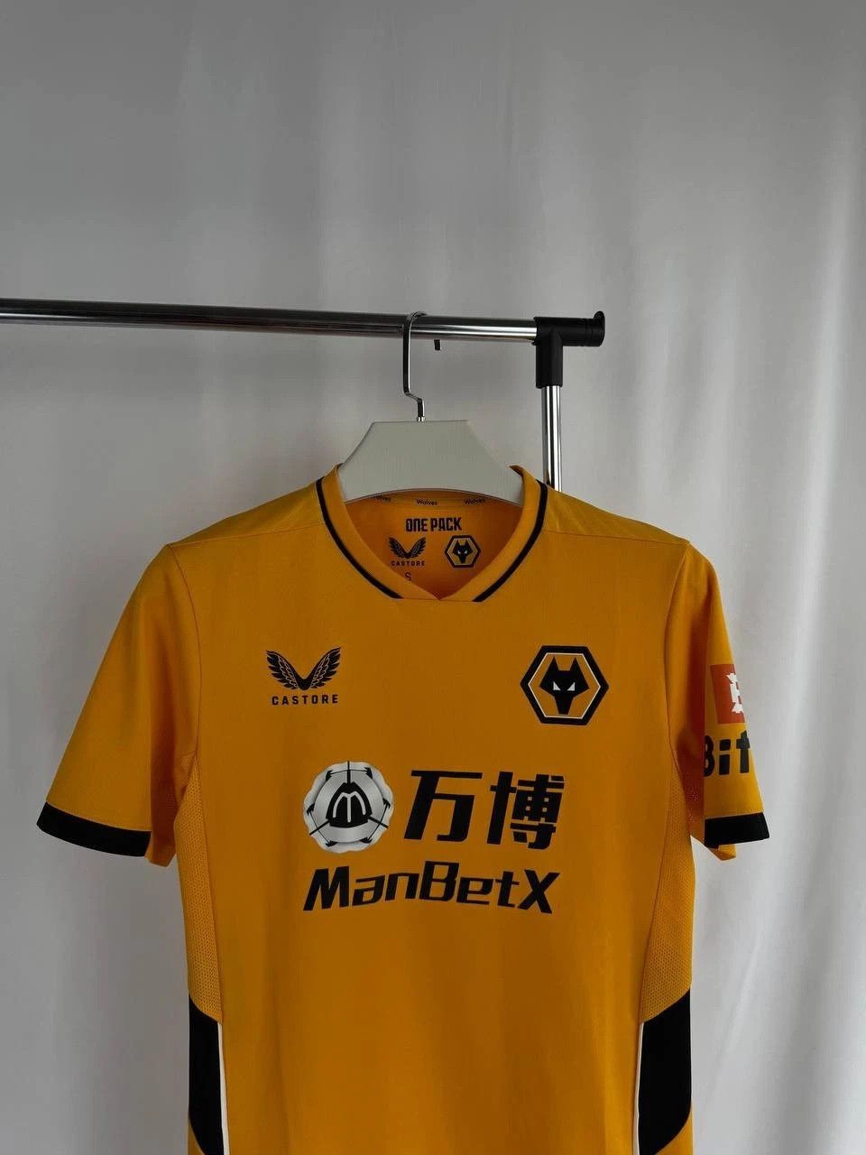 Castore Wolverhampton Wanderers Official Castore WOLVES 2021/2022 Size US S / EU 44-46 / 1 - 2 Thumbnail