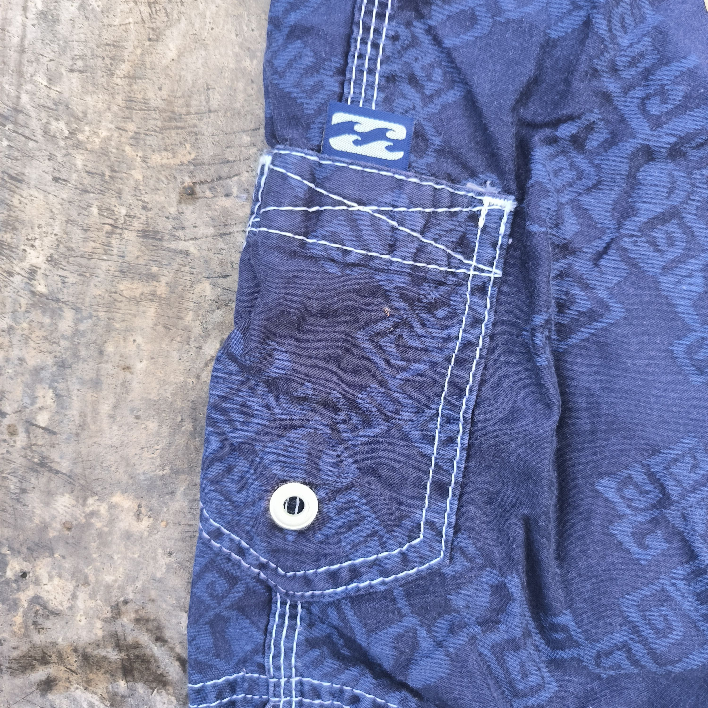 Billabong Vintage 2000s Billabong Dragon Boardshorts Size US 30 / EU 46 - 6 Thumbnail
