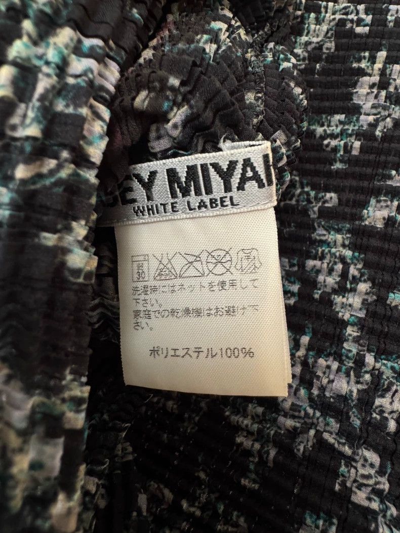 Issey Miyake Issey Miyake size:2 A vintage top with retro blue flowers Size XS / US 0-2 / IT 36-38 - 4 Thumbnail