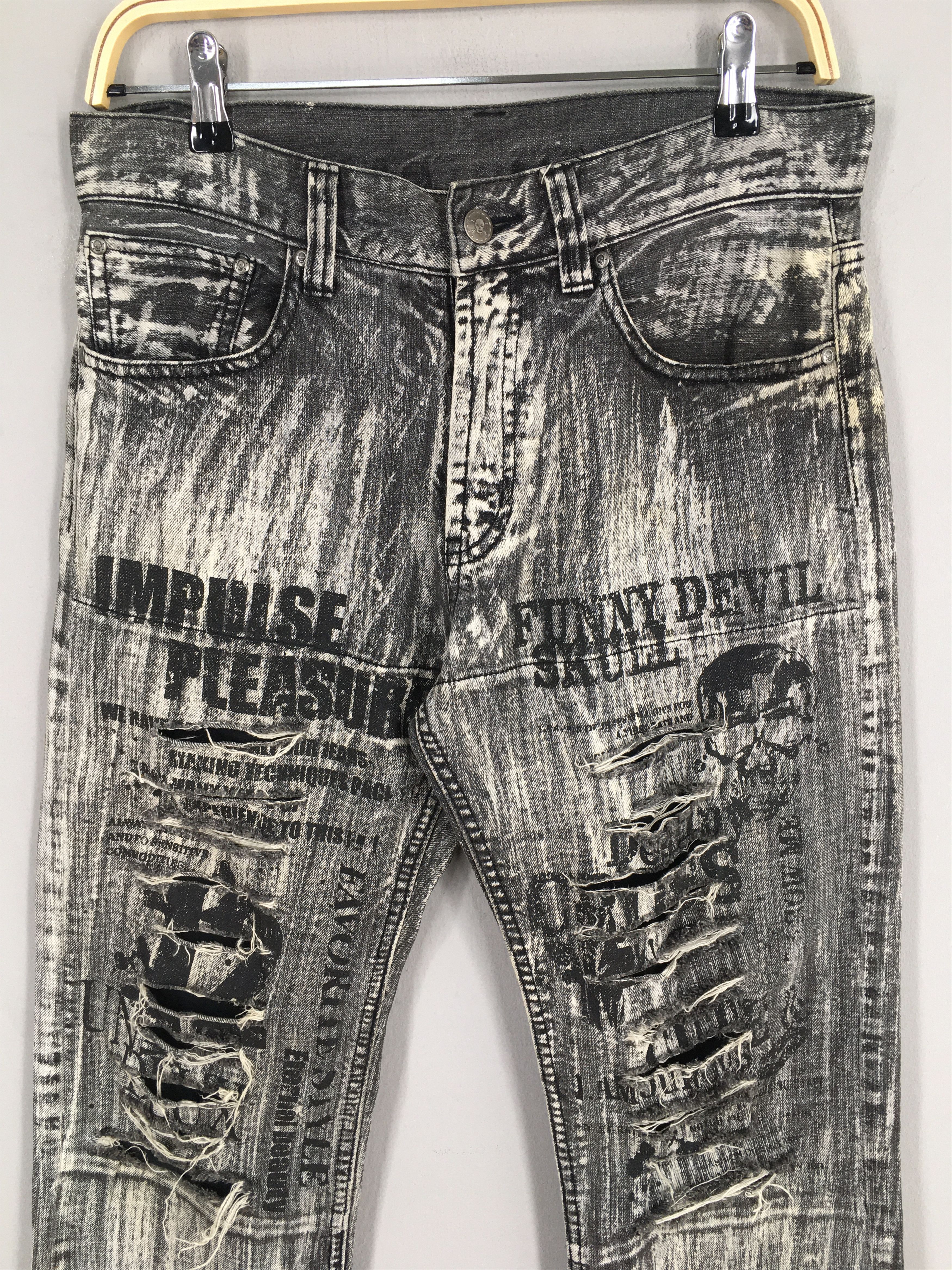 Tornado Mart Vintage Devil Skull Bleach Flared Pants Painter Punk S944 Size US 28 / EU 44 - 2 Thumbnail