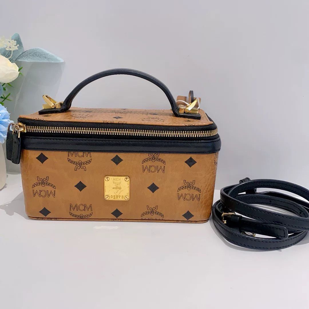 MCM Pre-loved Bag Very good condition Size ONE SIZE - 1 Thumbnail