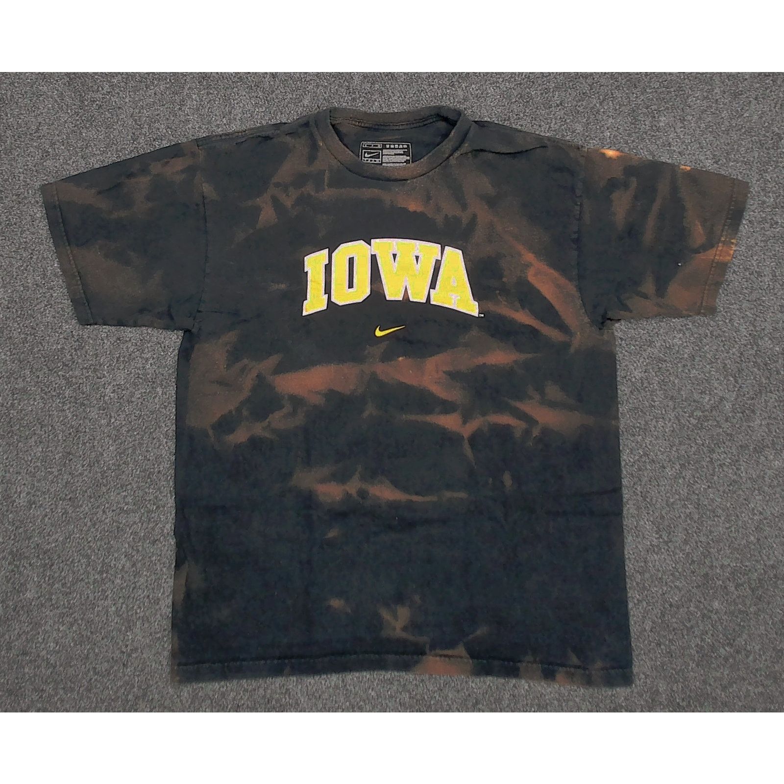 Nike Nike Custom Bleach Tie-Dye Center Swoosh Iowa Tee M Size US M / EU 48-50 / 2 - 3 Thumbnail
