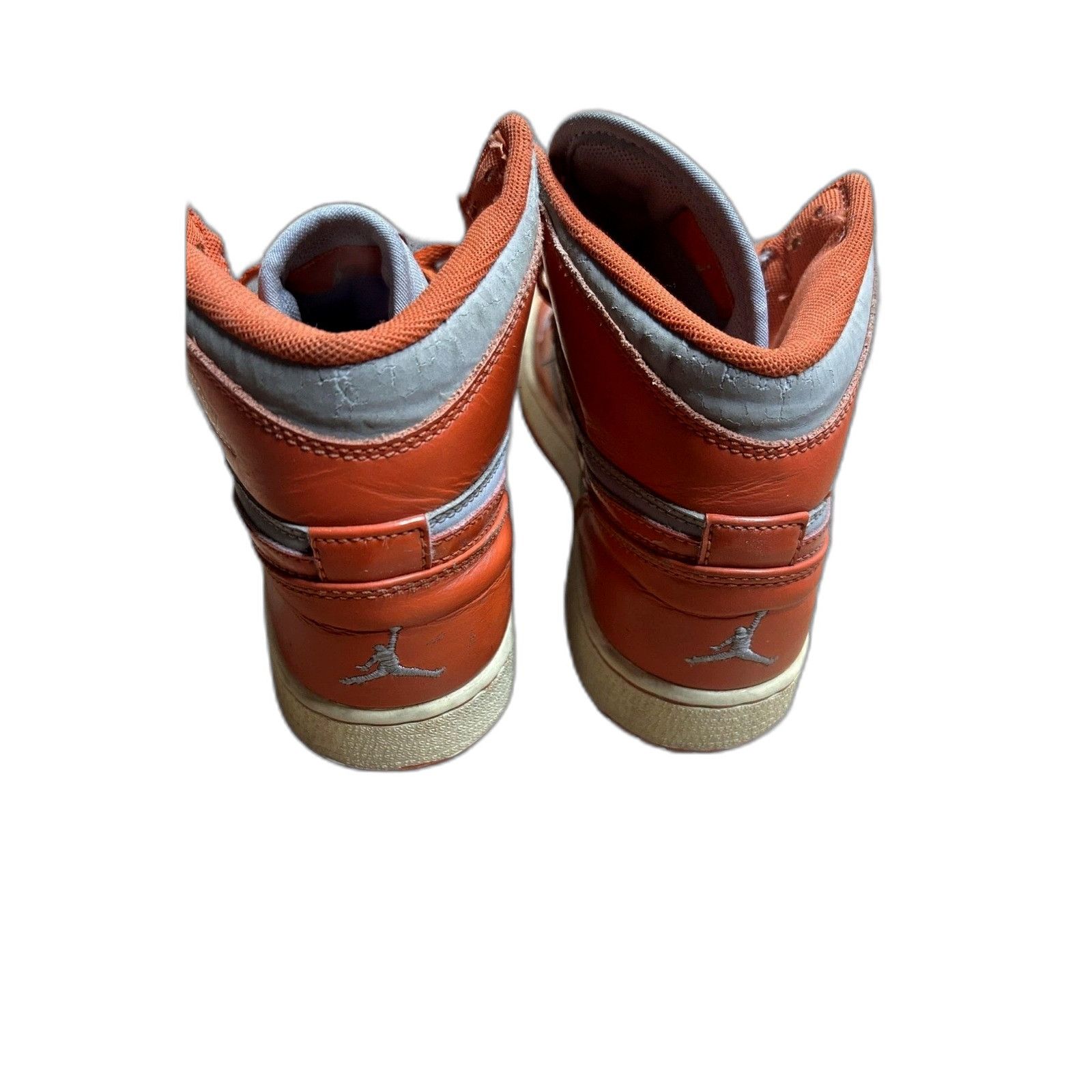 Jordan Brand Nike Air Jordan 1 Retro High Orange Spice Wolf Grey 332550-0 Size US 7 / EU 40 - 4 Thumbnail