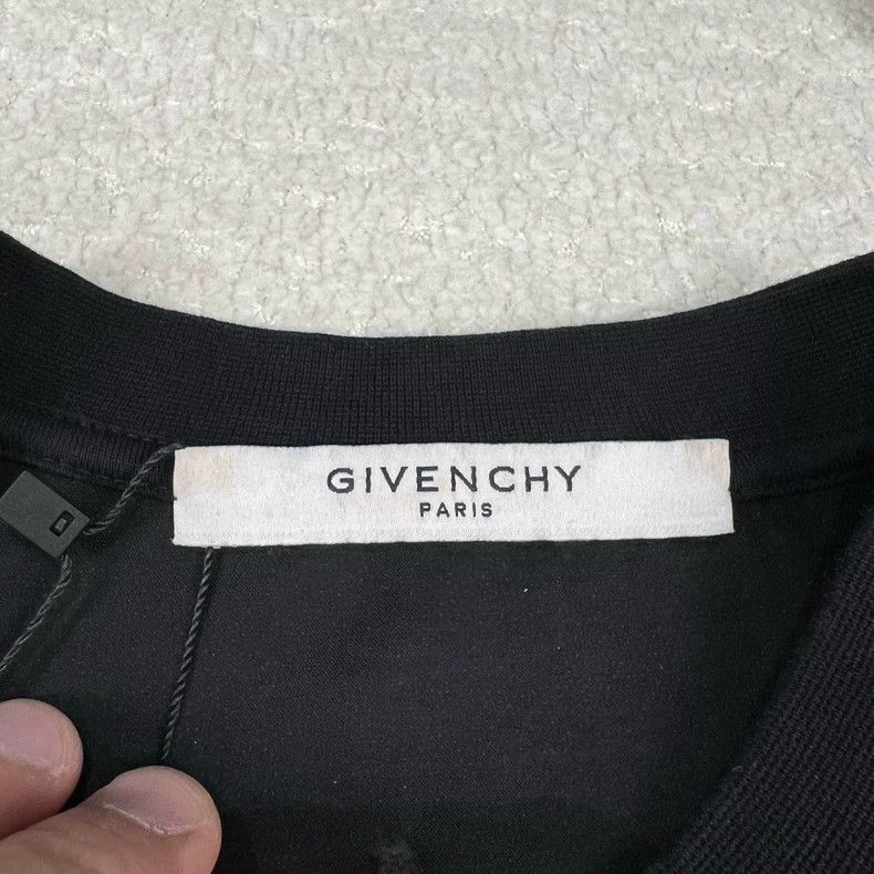 Givenchy Givenchy Short-sleeved T-shirt with distressed print lette Size US XXS / EU 40 - 5 Thumbnail