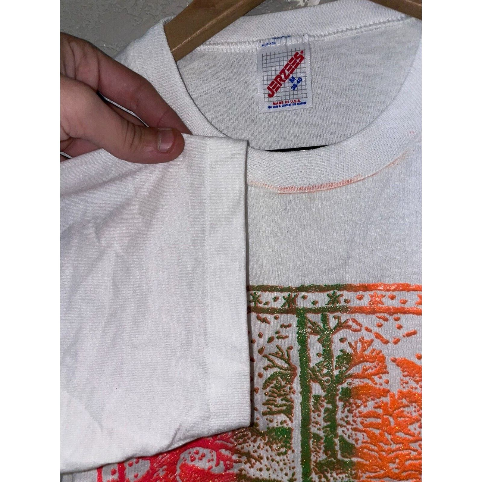 Jerzees Vintage Tree Shirt Red Green Orange Forest Tee Nature Medium Size US M / EU 48-50 / 2 - 9 Thumbnail