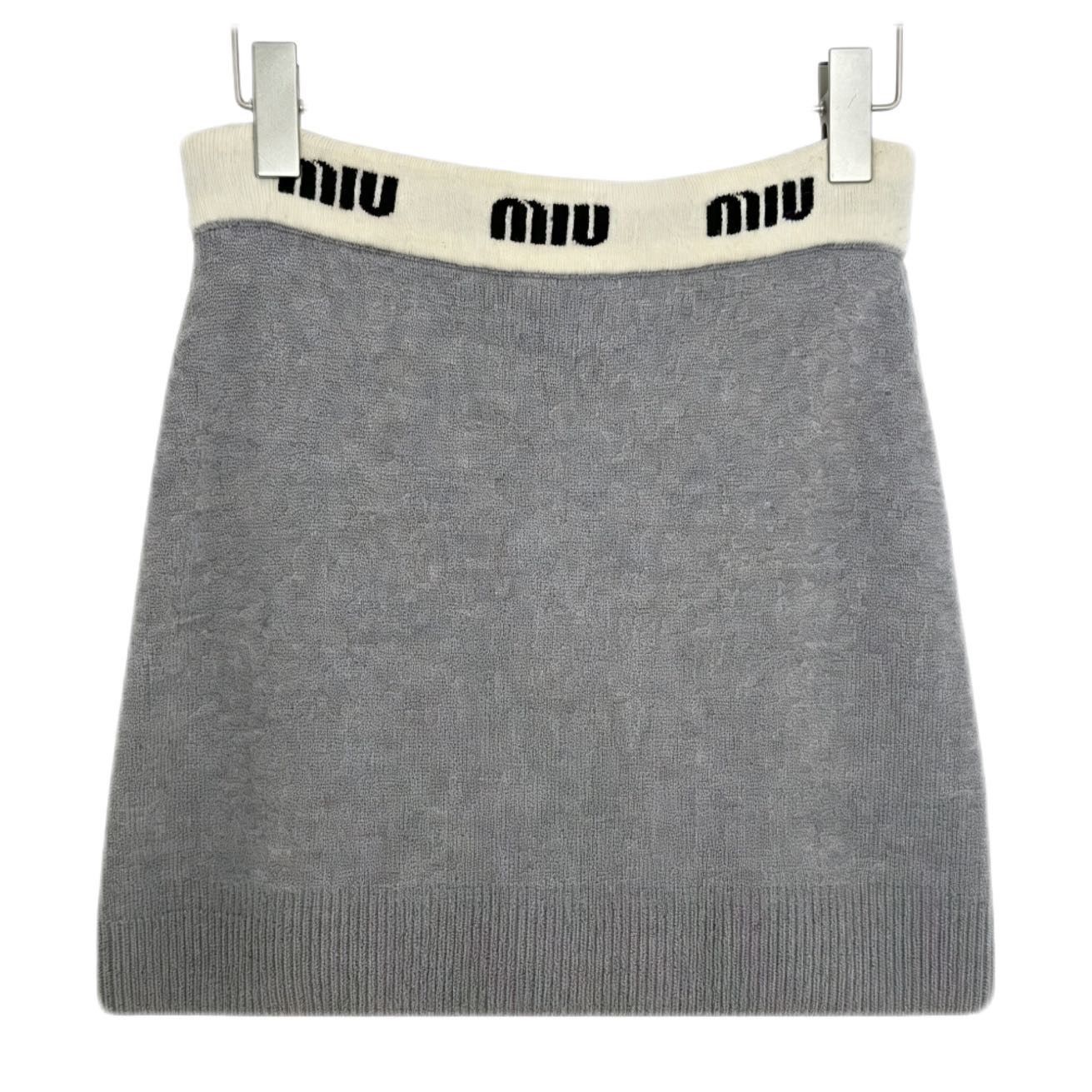 Miu Miu Miu Miu New Spliced Letter Jacquard Knit Casual Shorts K26WX Size 26" / US 2 / IT 38 - 2 Thumbnail