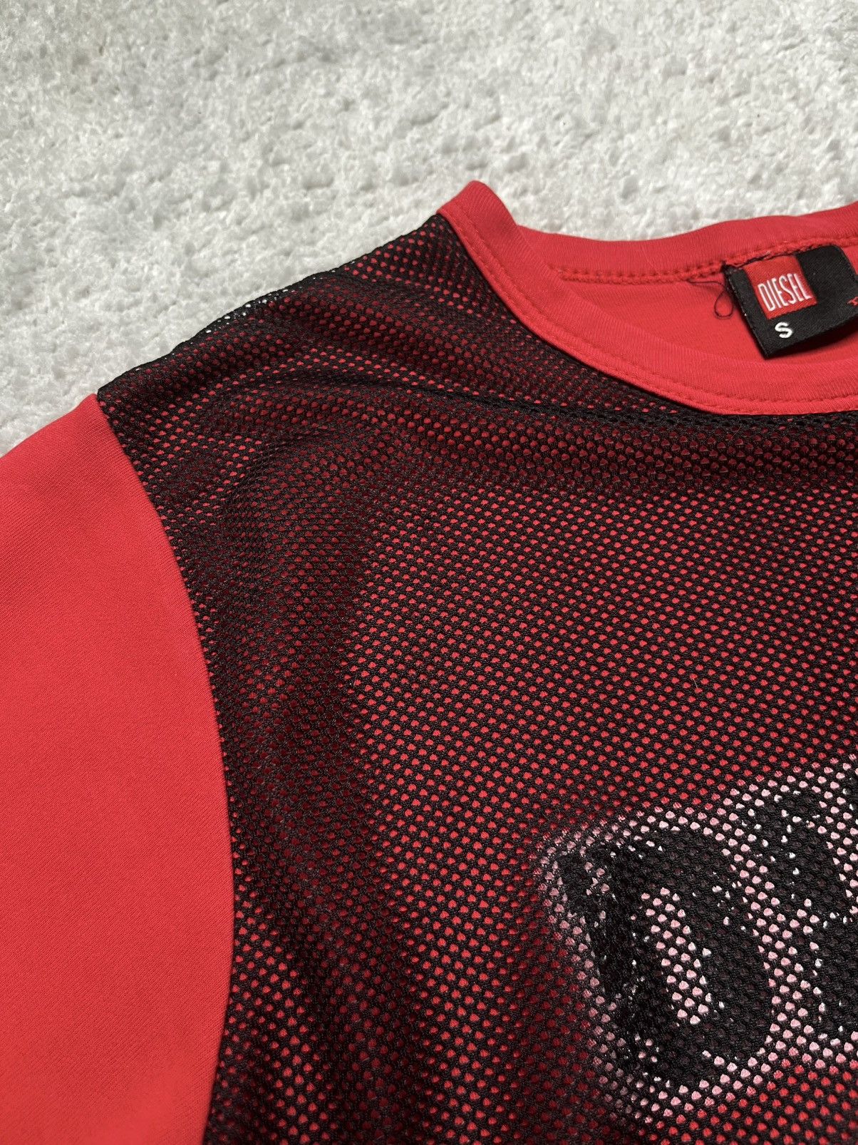 Vintage Vintage Red Tee T-shirt Print Diesel Mesh Rope Size US XS / EU 42 / 0 - 3 Thumbnail