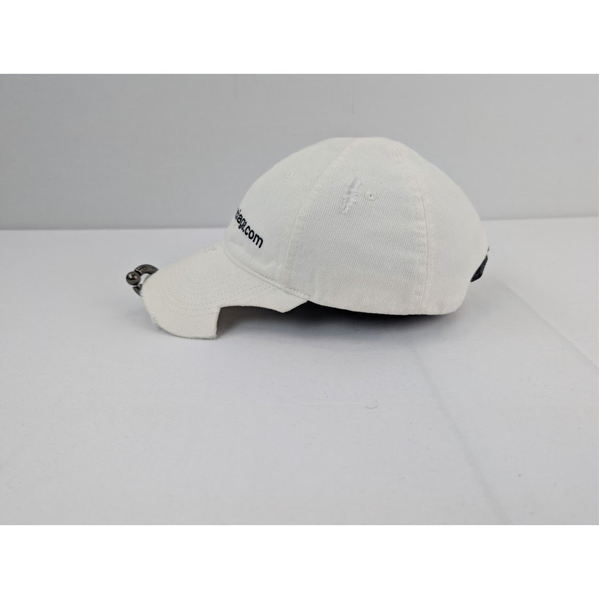 Balenciaga o1rshd1 Size: M / Cotton Drill Piercing Cap/Hat White/Black Size ONE SIZE - 4 Thumbnail