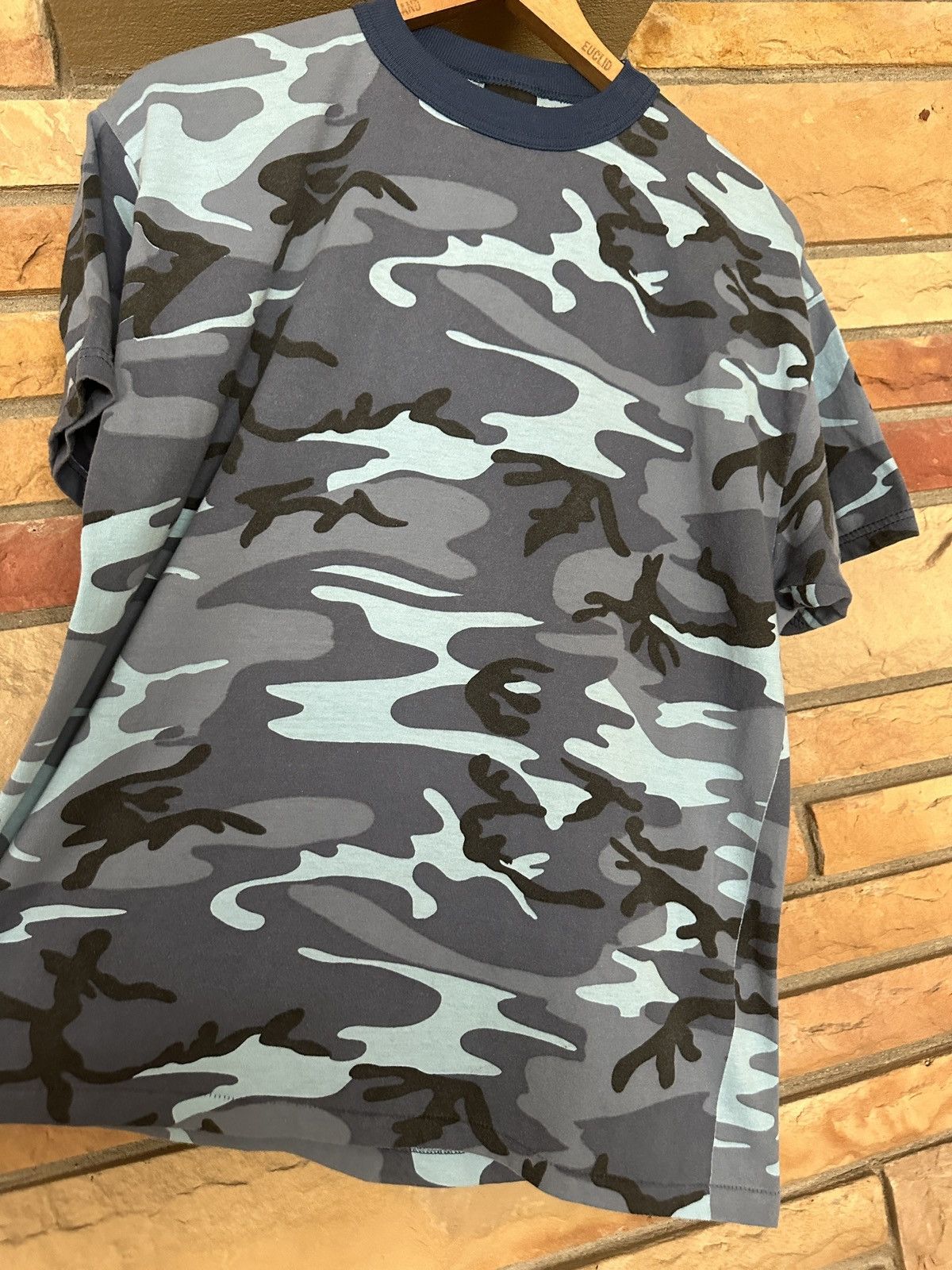Vintage Vintage 80s Camouflage Surplus Tee Size US L / EU 52-54 / 3 - 6 Thumbnail
