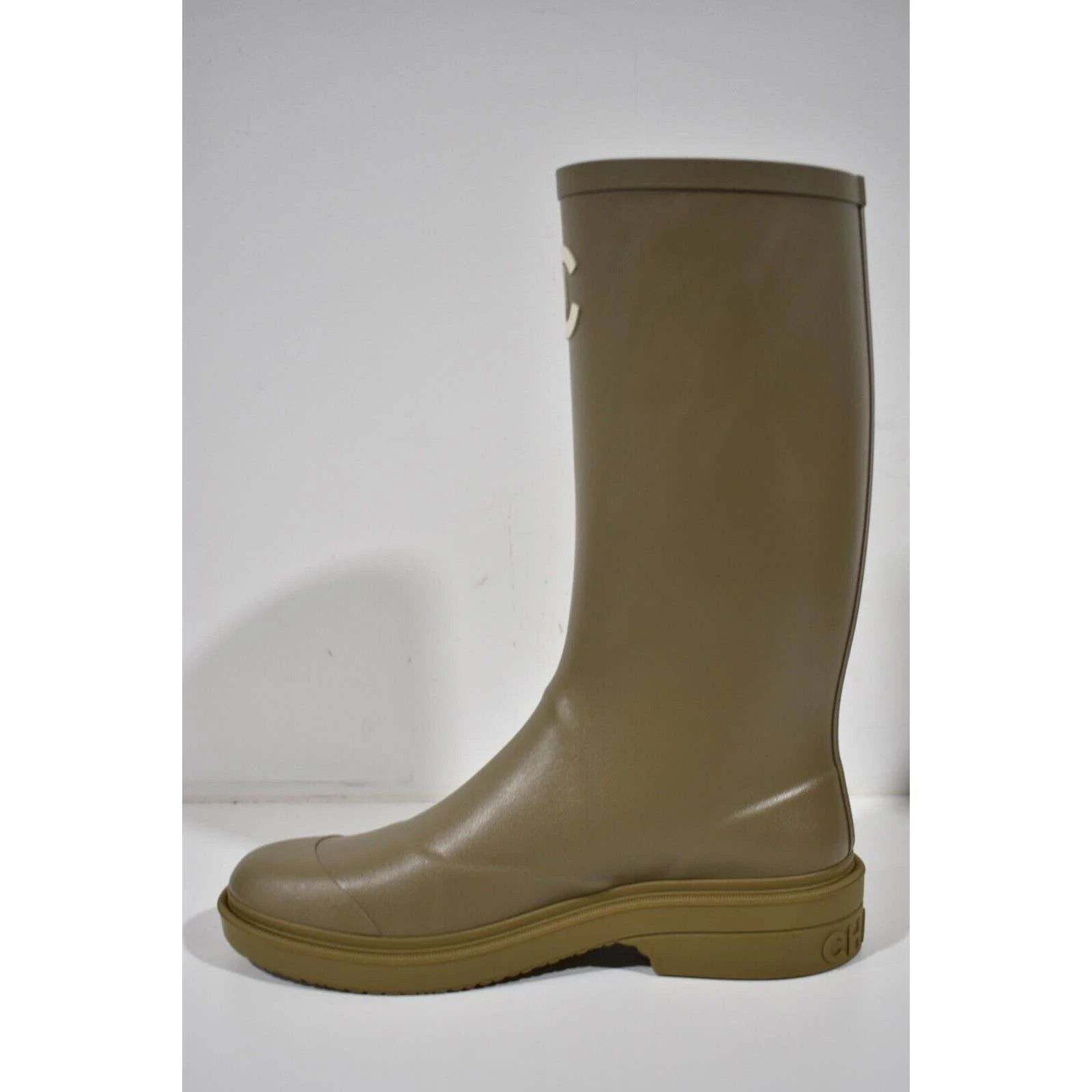 Chanel Chanel 22K Dark Beige White CC Logo High Rubber Rain Boot 40 Size US 10 / IT 40 - 8 Thumbnail