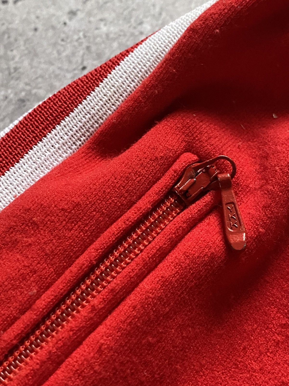 Adidas Vintage Adidas Tracksuit Swiss Made Jacket Pants Retro 50 Size US M / EU 48-50 / 2 - 12 Thumbnail