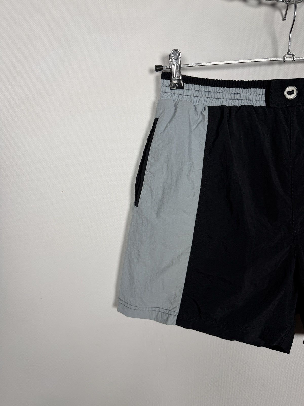 Champion Men’s Vintage Champion Athletic Shorts USA Flag 90s Size L Size US 36 / EU 52 - 3 Thumbnail